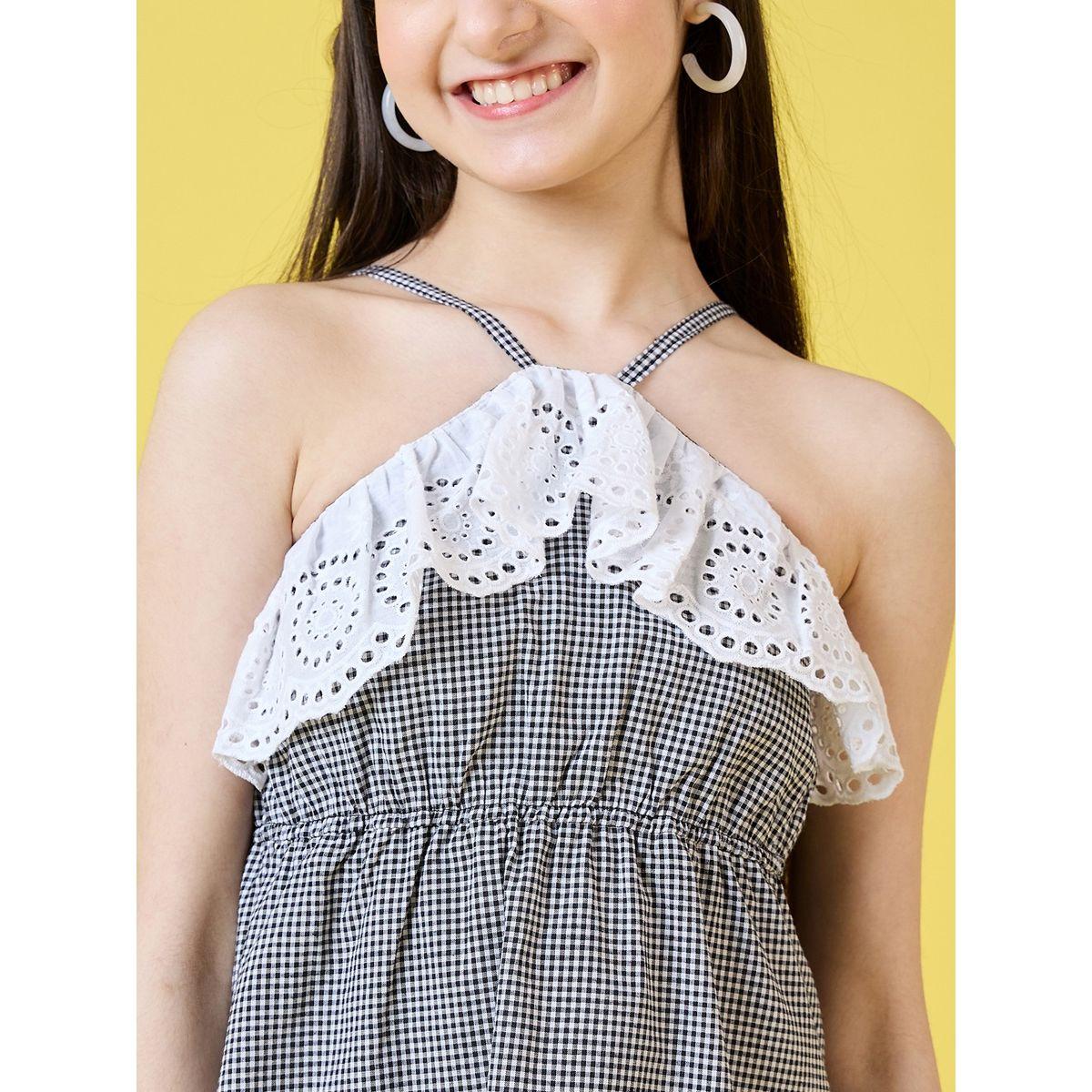 فستان كاجوال بتفاصيل مُطرّزة مع ياقة هولتر ستايلو بَج × ستايلي-girls-clothing-dressesandjumpsuits-image-5