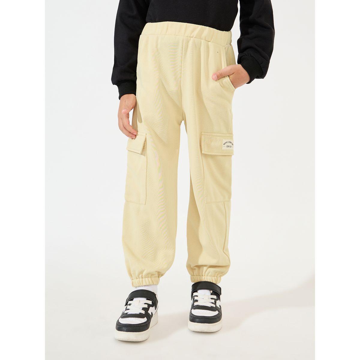 جوغر كارجو مزين بشارة مع حواف باساور-boys-clothing-bottoms-joggersandtrackpants-image-1