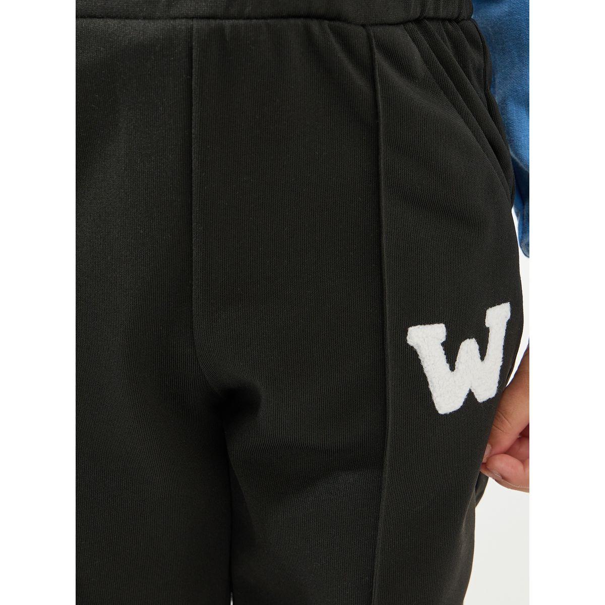 جوغر مزين بحرف مع تفاصيل محزوزة-boys-clothing-bottoms-joggersandtrackpants-image-3