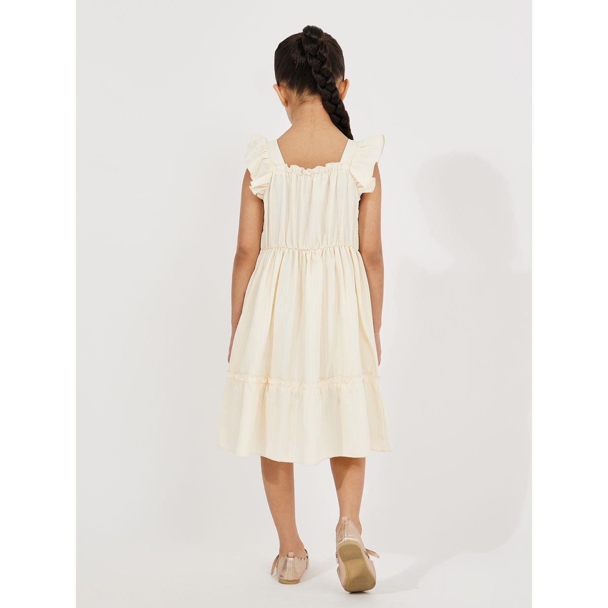 فستان بياقة واسعة وتفاصيل بارزة الملمس-girls-clothing-dressesandjumpsuits-image-4