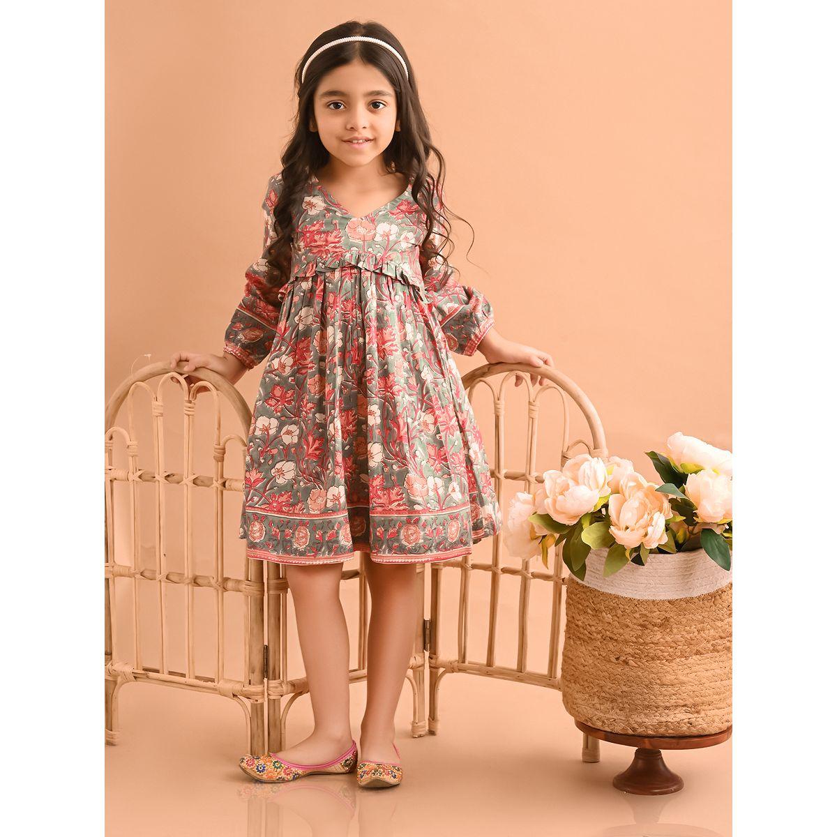 فستان مطبع بزهور مع اكمام طويلة وكشكش ليل بيكس × ستايلي-girls-clothing-dressesandjumpsuits-image-1