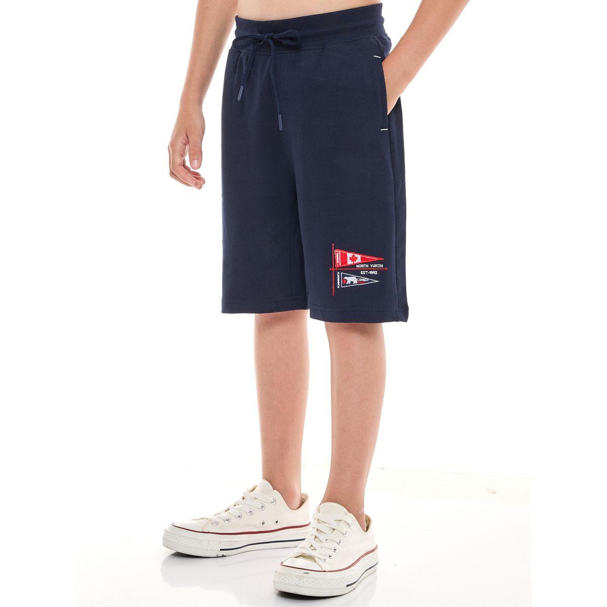 مجموعة من شورت مع تيشيرت بياقة بولو وتفاصيل مُطرّزة فيكتور آند جين × ستايلي-boys-clothing-setsandcoords-image-6