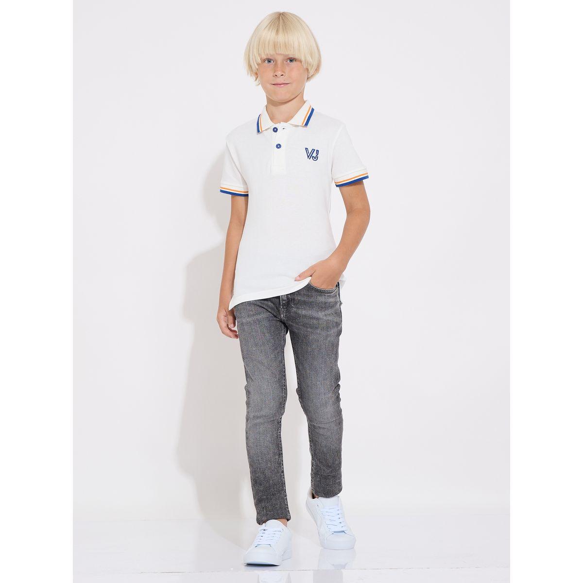 تيشيرت بياقة بولو مع شعار مُطرّز فيكتور آند جين × ستايلي-boys-clothing-tshirtsandpolos-image-4