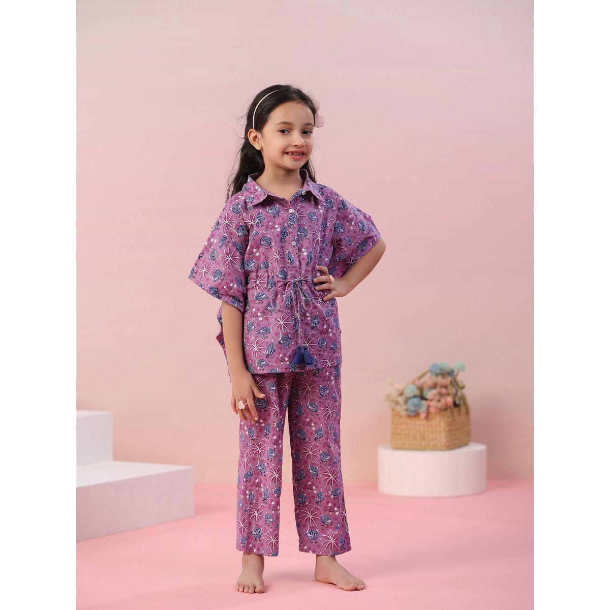 طقم من بنطال بيجاما مع قفطان مطبع بالكامل سانسكريتي هومز × ستايلي-girls-clothing-nightwear-image-2
