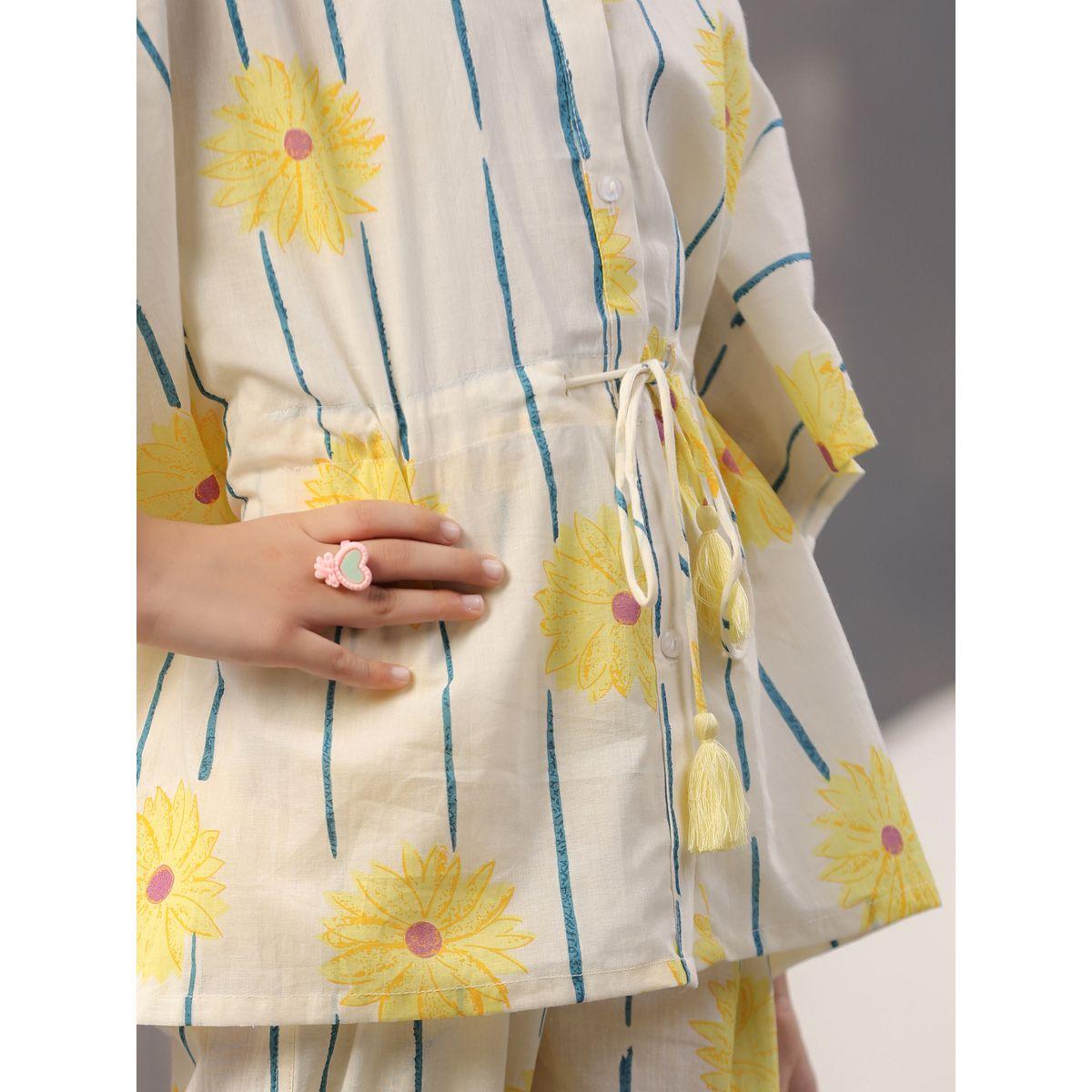 طقم من بنطال بيجاما مع قفطان بطبعات زهور سانسكريتي هومز × ستايلي-girls-clothing-nightwear-image-6