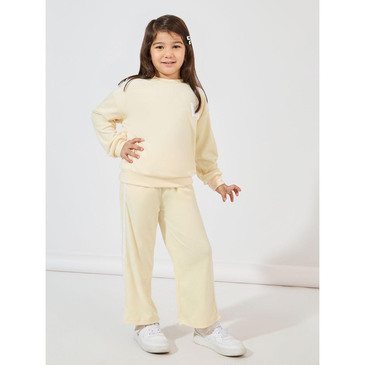 مجموعة من بنطال مزين بدرزات مع سويت شيرت مخمل-girls-clothing-setsandcoords-image-1
