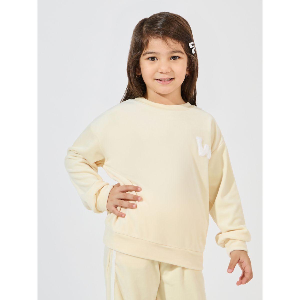 مجموعة من بنطال مزين بدرزات مع سويت شيرت مخمل-girls-clothing-setsandcoords-image-2
