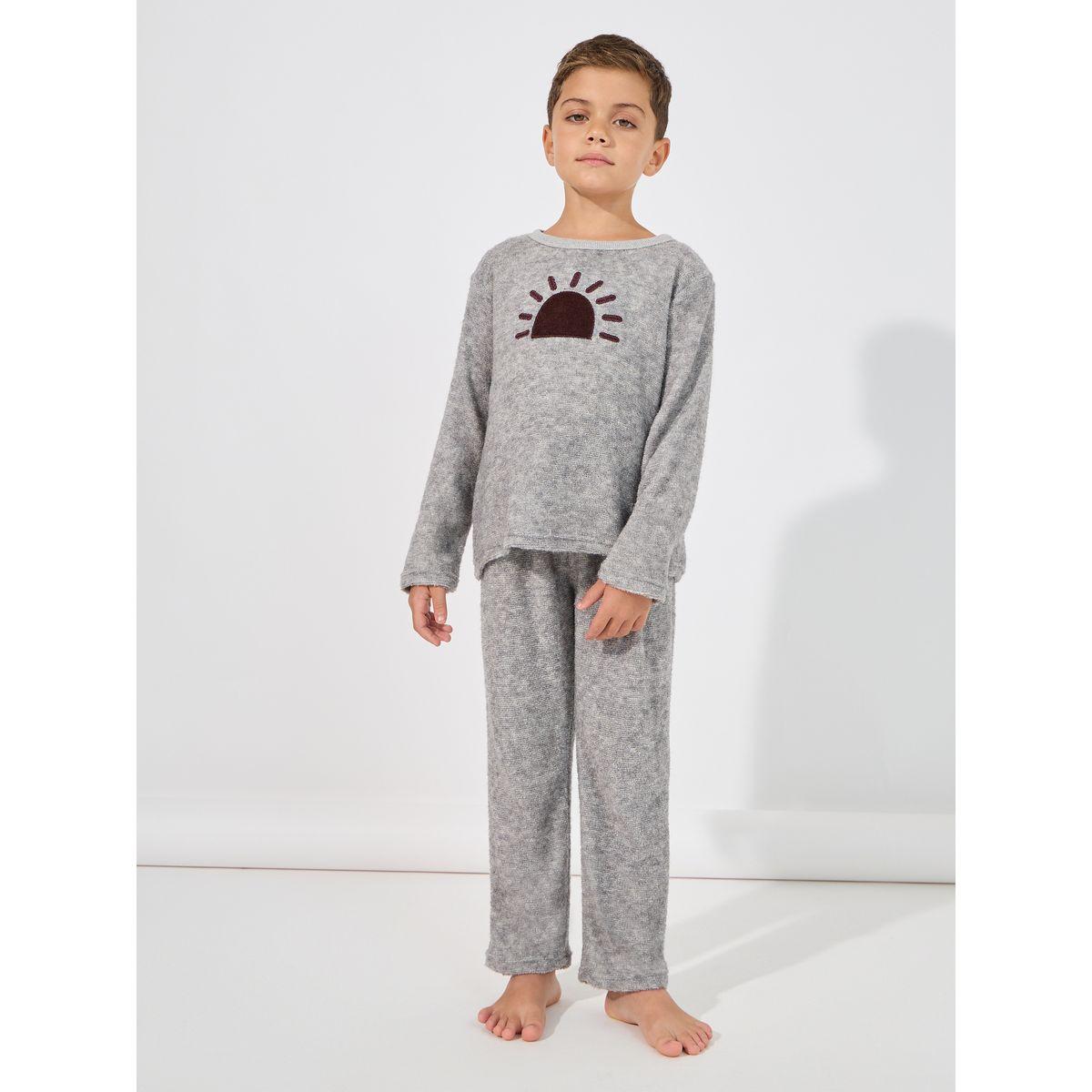 طقم من بنطال بيجاما مع بلوزة بتفاصيل مُطرّزة-boys-clothing-nightwear-image-1