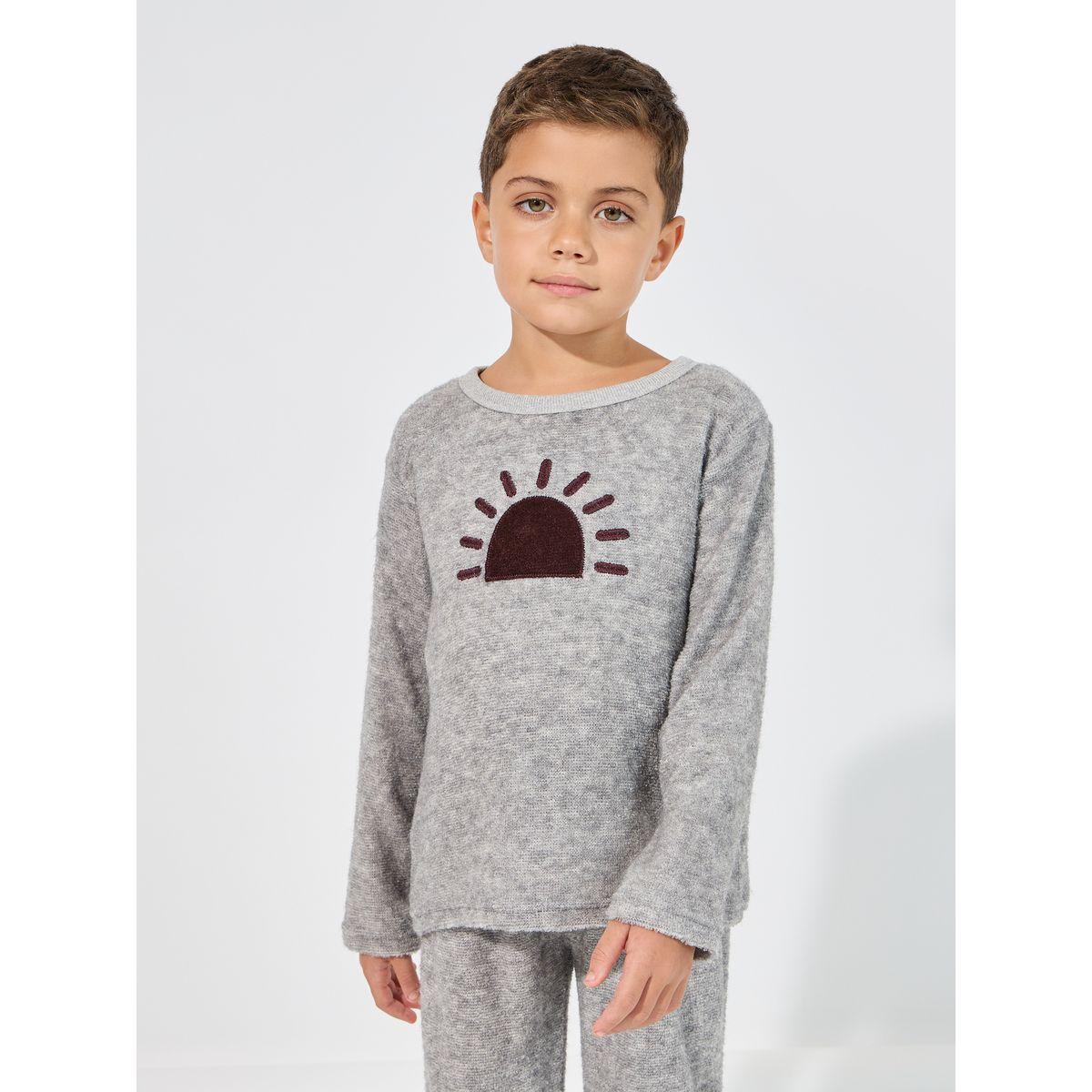 طقم من بنطال بيجاما مع بلوزة بتفاصيل مُطرّزة-boys-clothing-nightwear-image-2