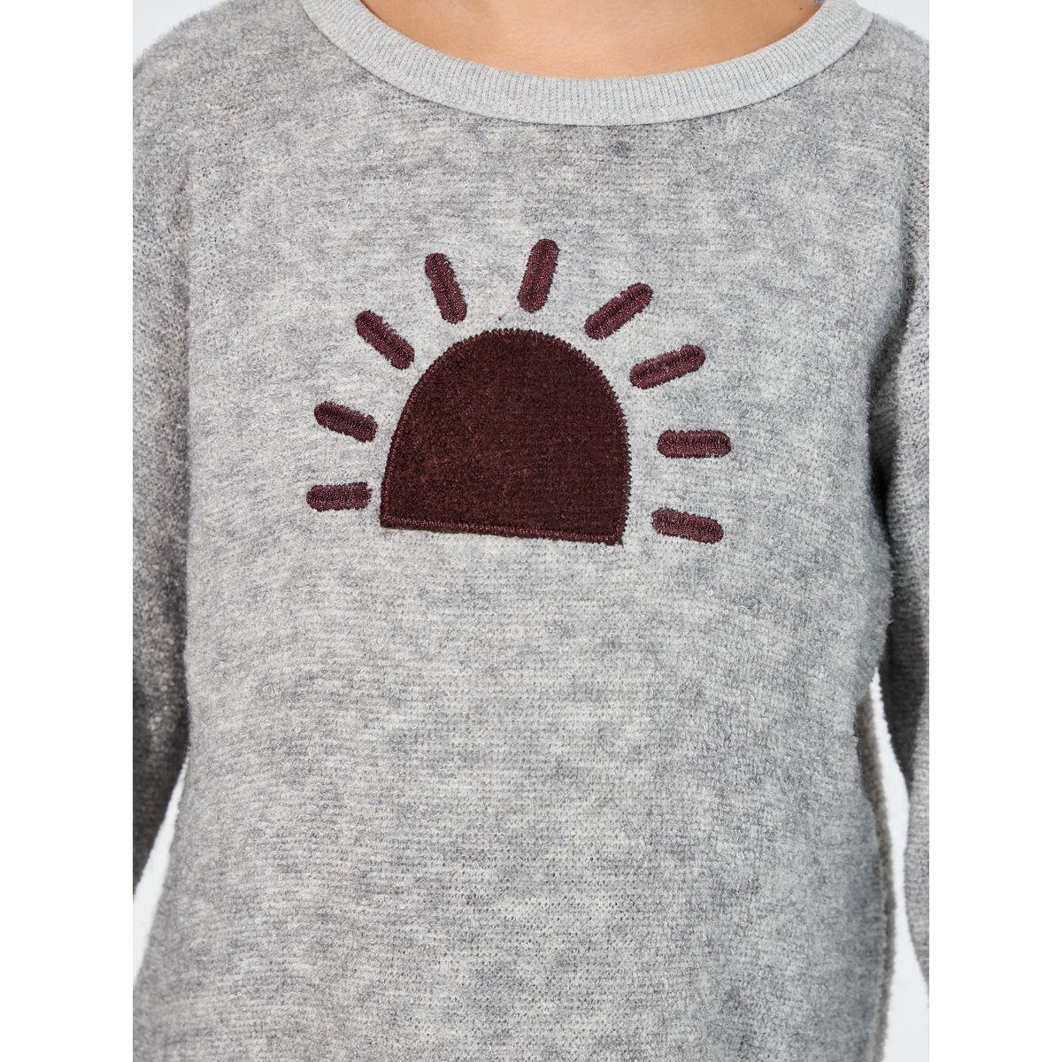 طقم من بنطال بيجاما مع بلوزة بتفاصيل مُطرّزة-boys-clothing-nightwear-image-3