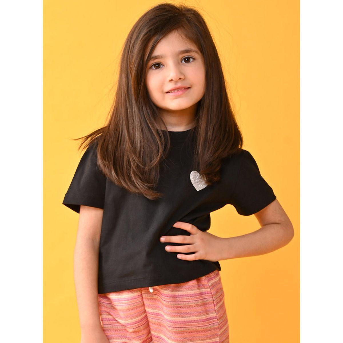 تيشيرت بطبعة قلب مع ياقة دائرية أنثريلو × ستايلي-girls-clothing-tshirts-image-1