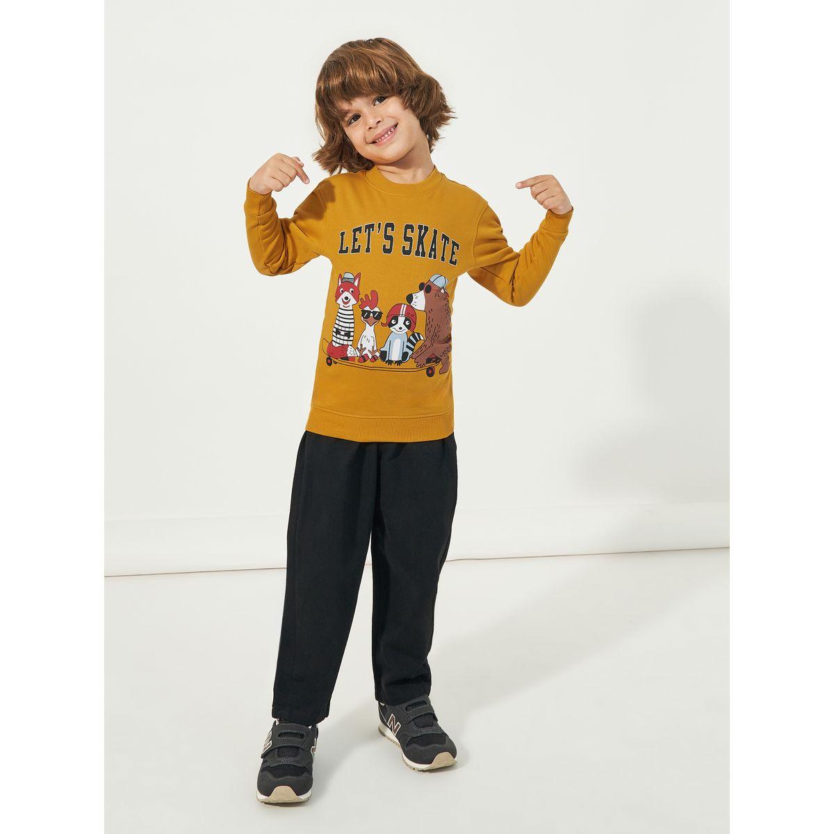 سويت شيرت بقصة عادية وطبعة جرافيك-boys-clothing-sweatshirts-image-2