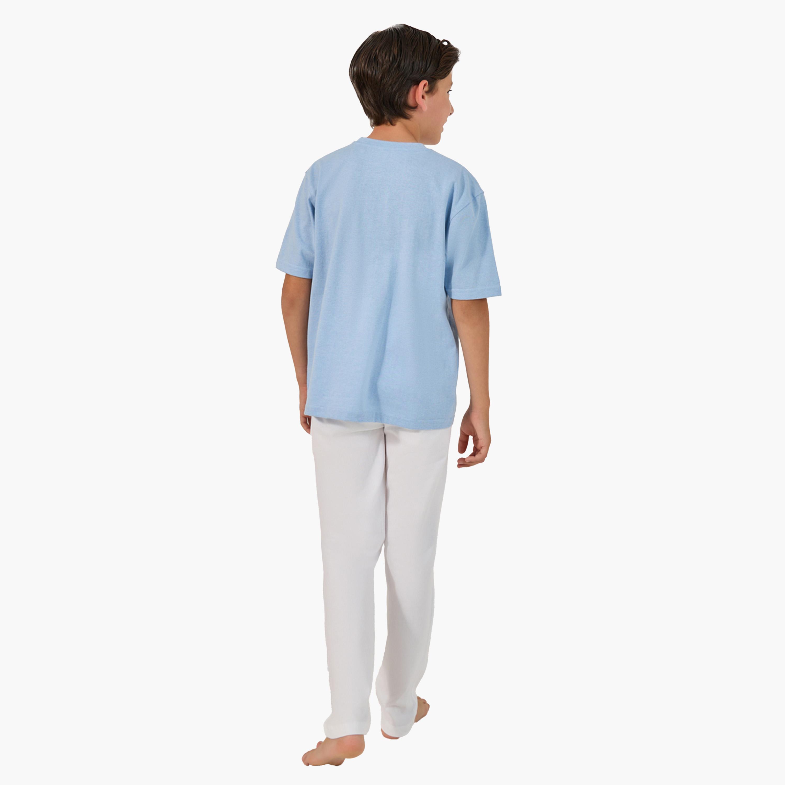 ستايلي-  بيجاما تي شيرت بطبعة جرافيكية برباط-boys-clothing-nightwear-image-5