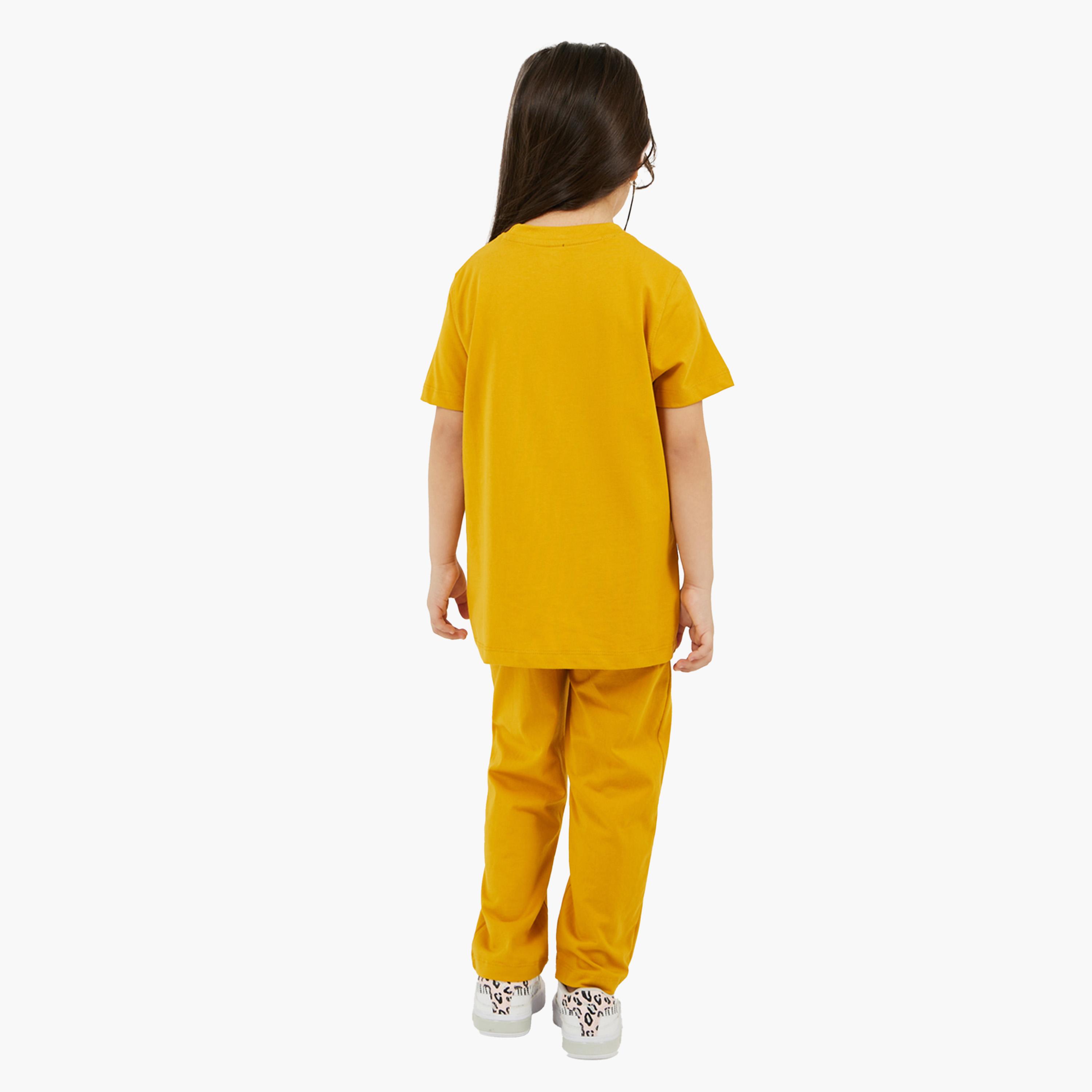Styli Graphic Printed Short Sleeve T-Shirt and Pyjama Set-girls-clothing-nightwear-image-5