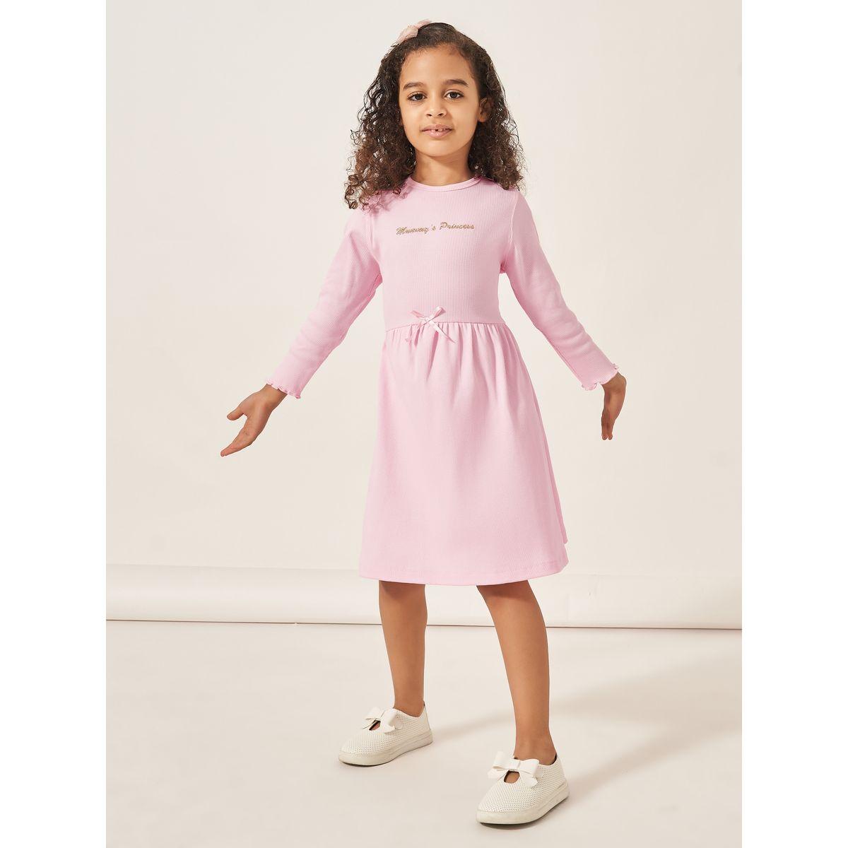 فستان محبوك بكتابة مُطرّزة وكسرات-girls-clothing-dressesandjumpsuits-image-1