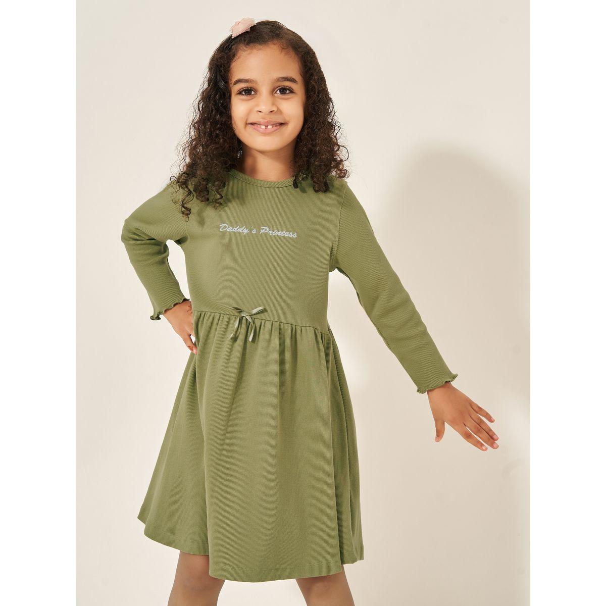 Styli Embroidered Slogan Pleated Waist Rib Knit Dress-girls-clothing-dressesandjumpsuits-image-2