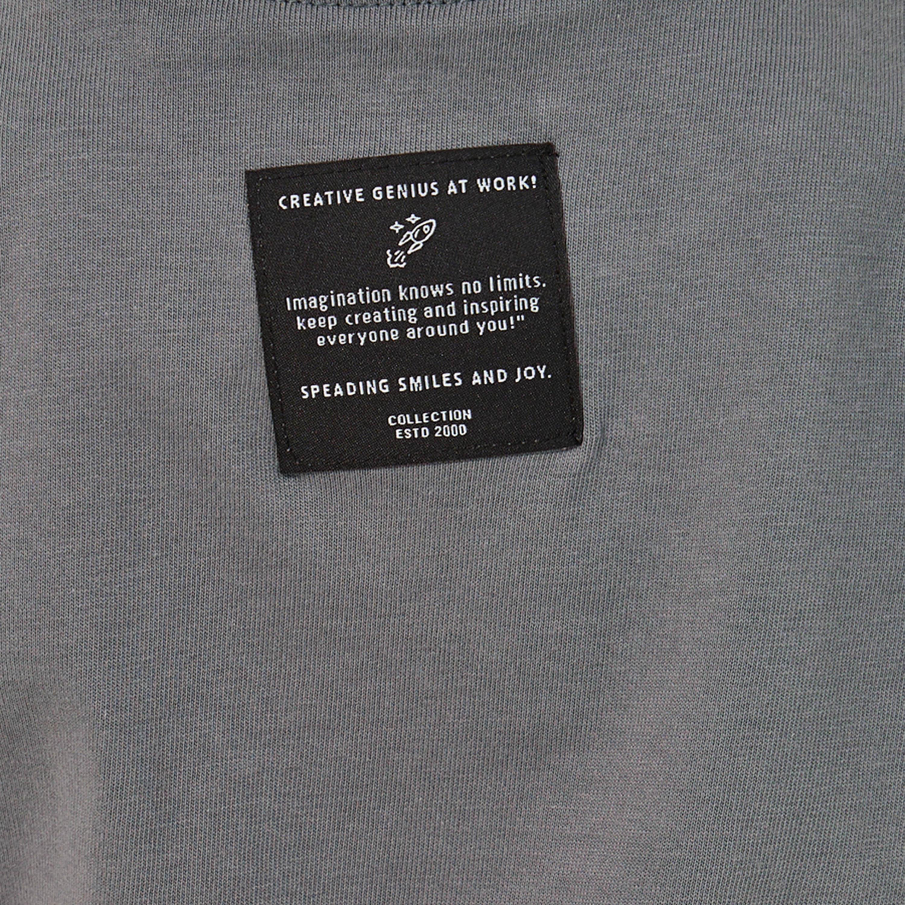 Styli Badge Detail Short Sleeve T-Shirt and Shorts Co-Ords-boys-clothing-setsandcoords-image-3