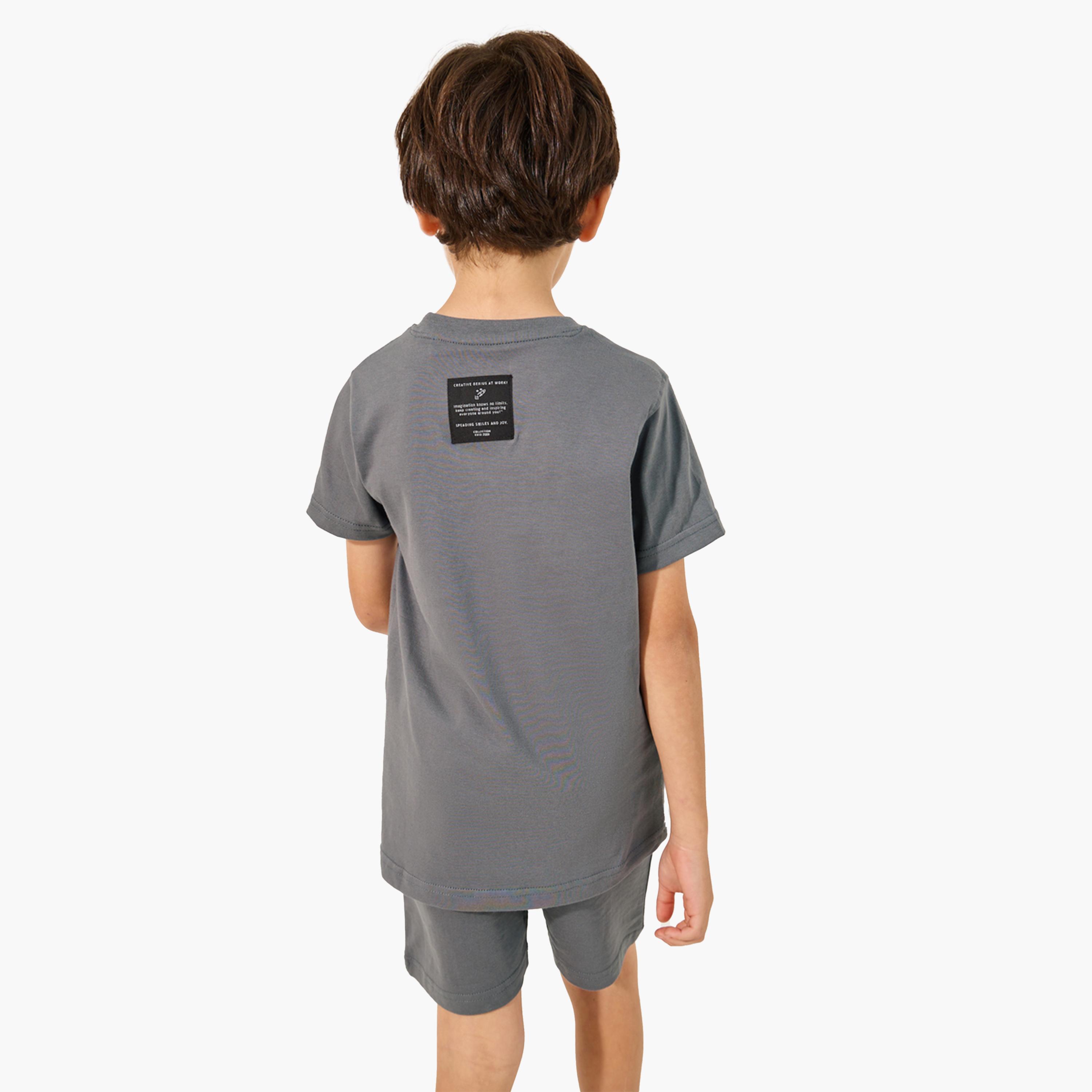 Styli Badge Detail Short Sleeve T-Shirt and Shorts Co-Ords-boys-clothing-setsandcoords-image-5