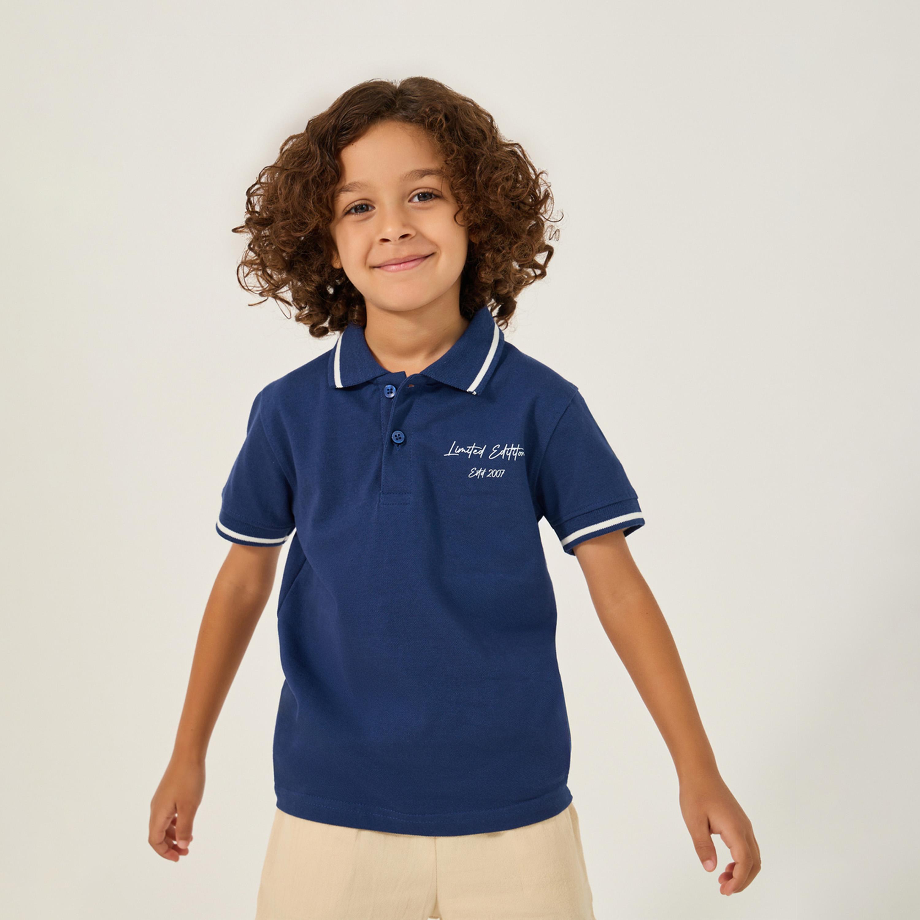 ستايلي - تي شيرت بولو بقصّة عادية وطبعة شعار-boys-clothing-tshirtsandpolos-image-3