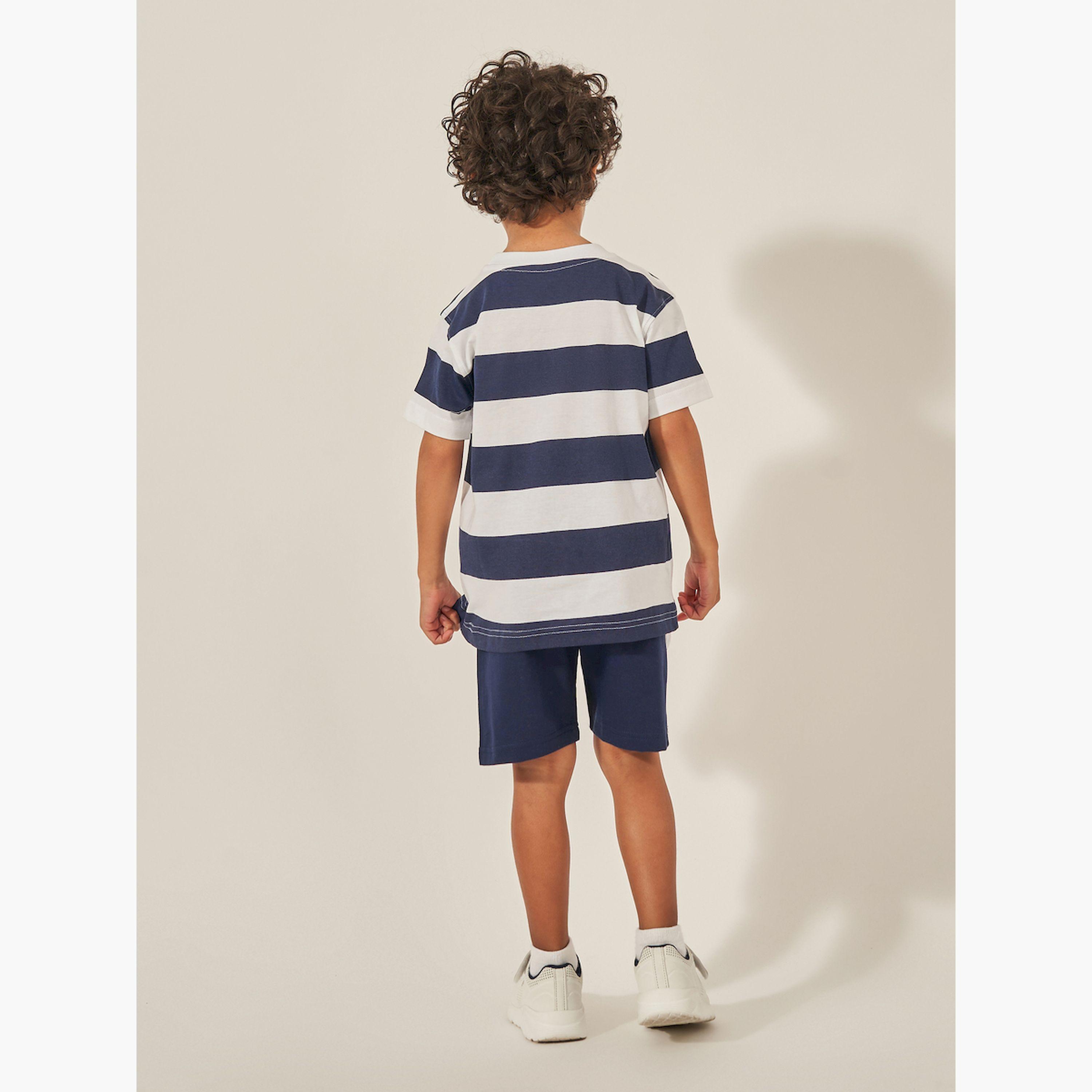 ستايلي - طقم تي شيرت مخطط برقبة دائرية مع شورت-boys-clothing-setsandcoords-image-5