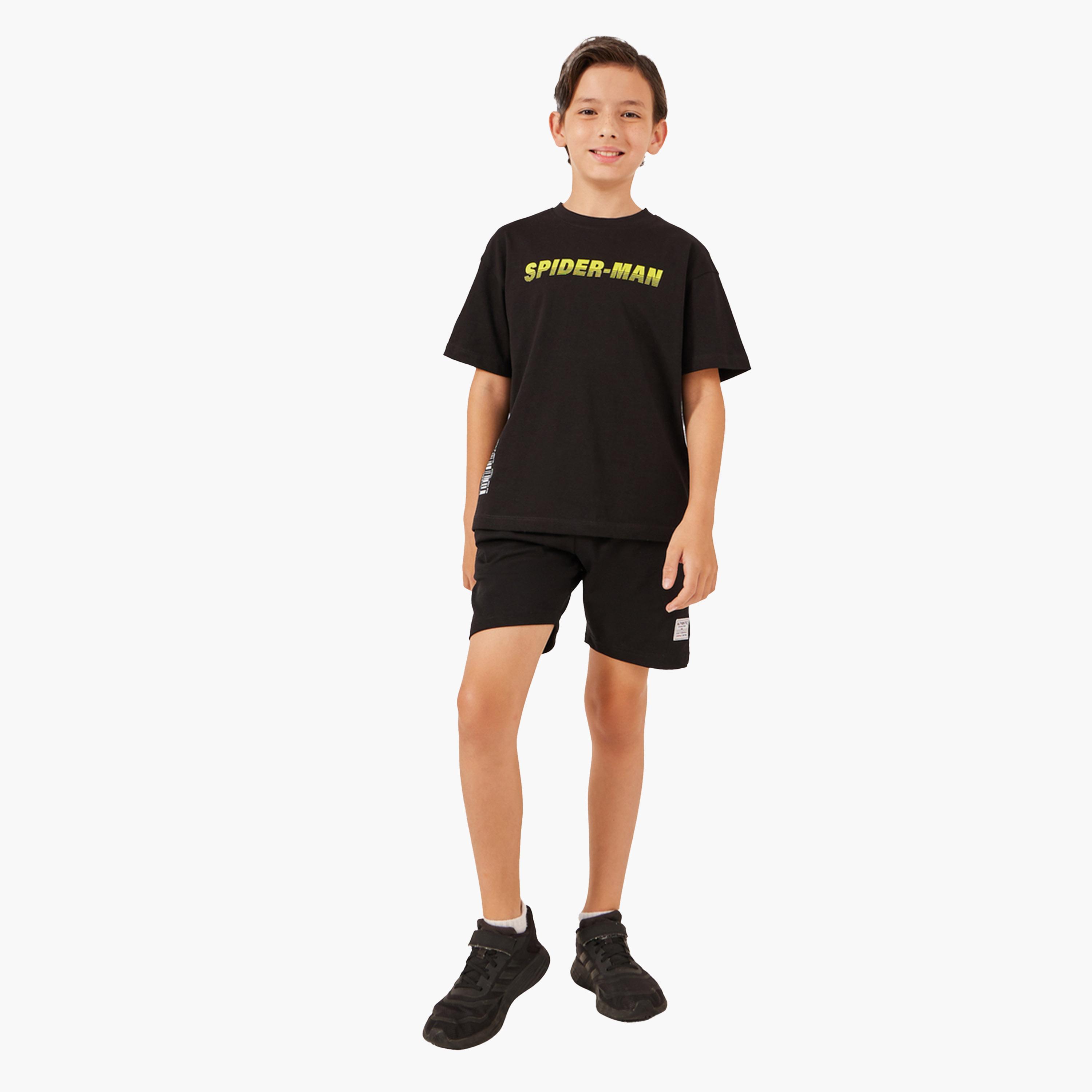 ستايلي - شورت سادة برباط خصر مع تفاصيل شارة-boys-clothing-bottoms-shorts-image-2