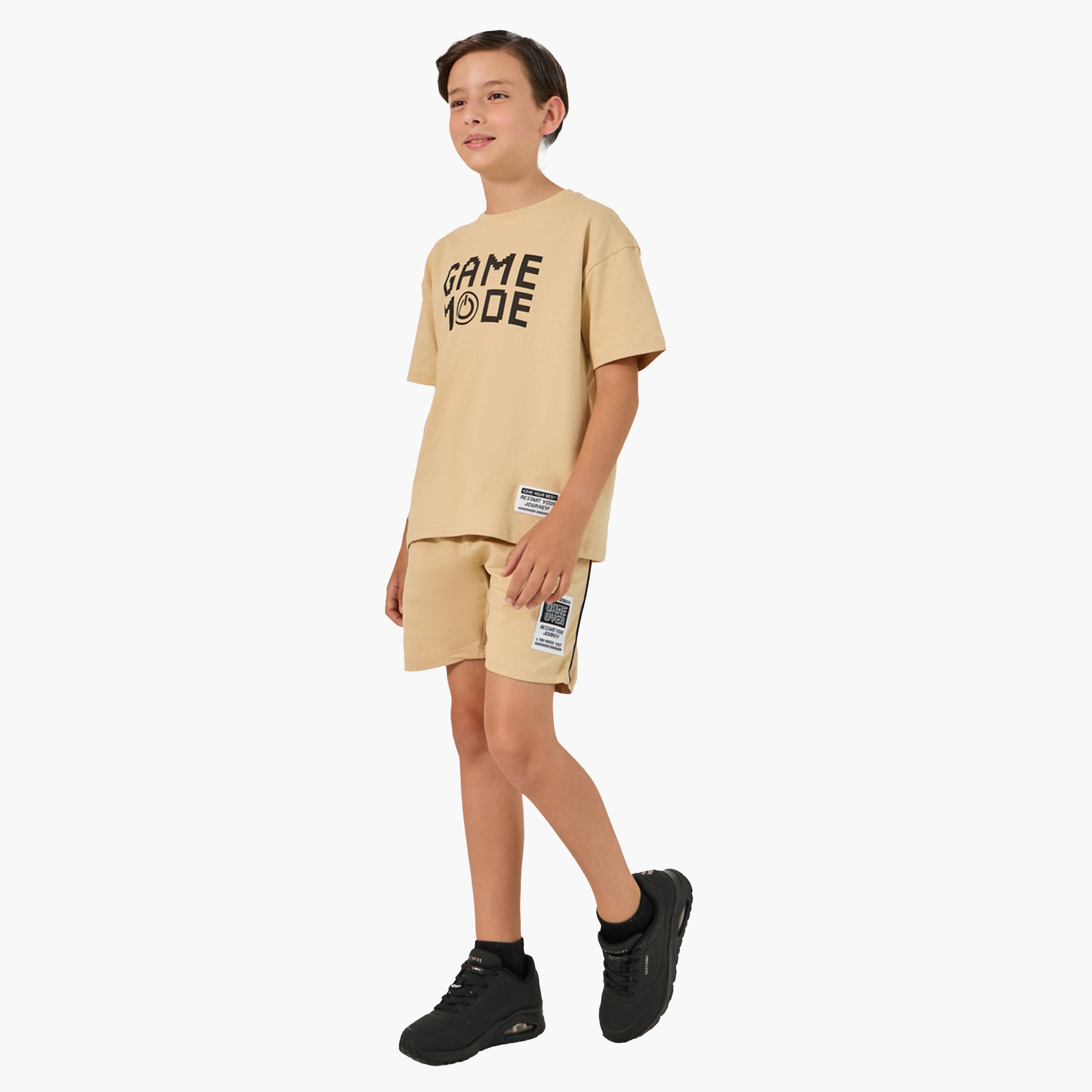 Styli Slogan Print Round Neck T-Shirt and Shorts Set-boys-clothing-setsandcoords-image-1