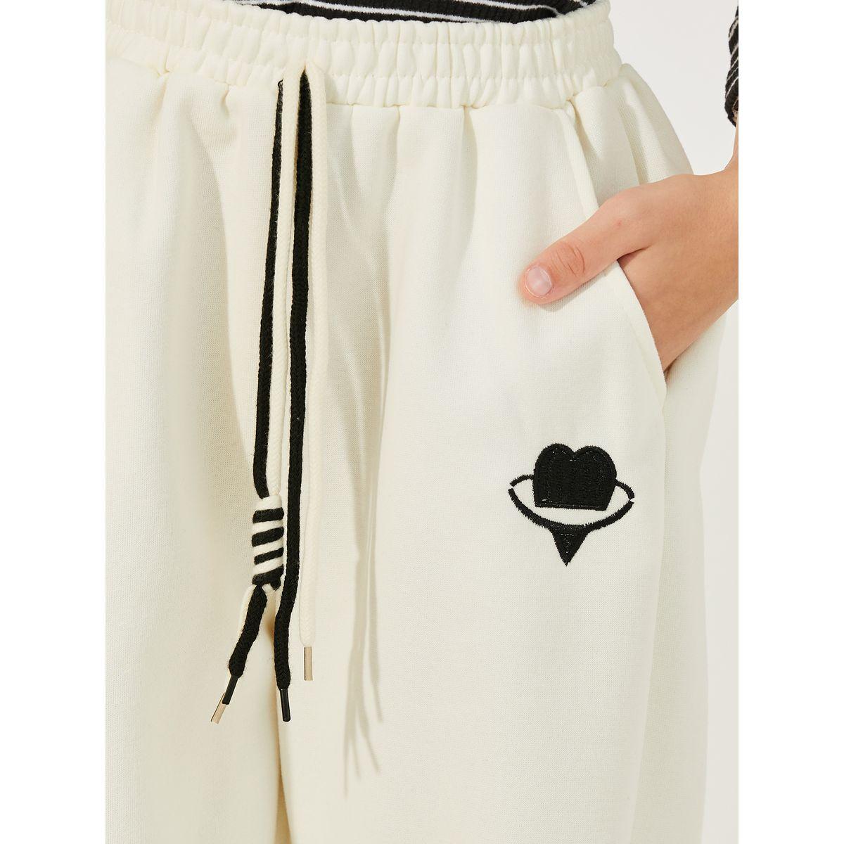 Styli Heart Embroidery Slant Pocket Jogger-girls-clothing-bottoms-joggersandtrackpants-image-3