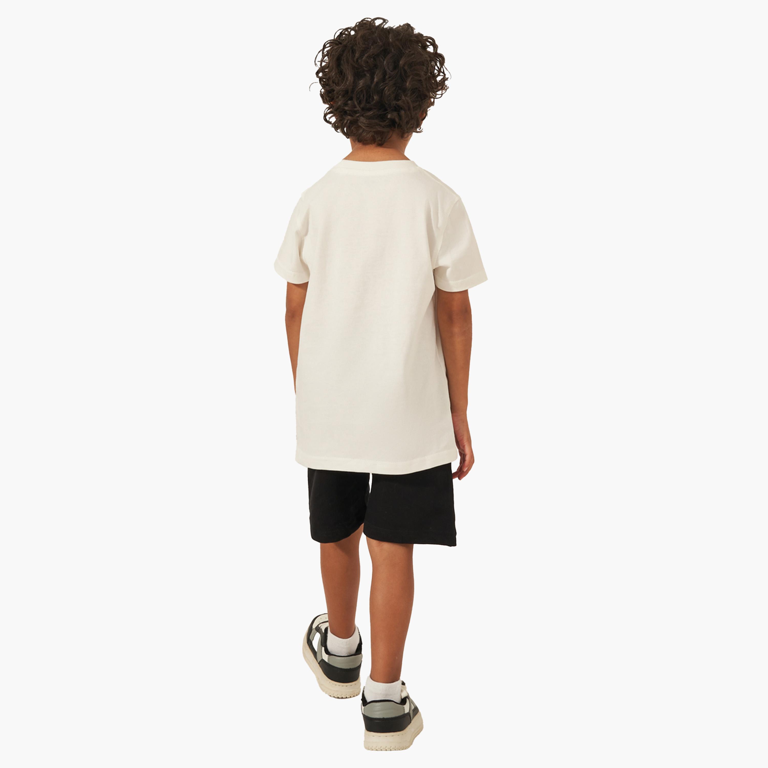 ستايلي-  تي شيرت بأكمام قصيرة وطبعة جرافيكية-boys-clothing-tshirtsandpolos-image-4