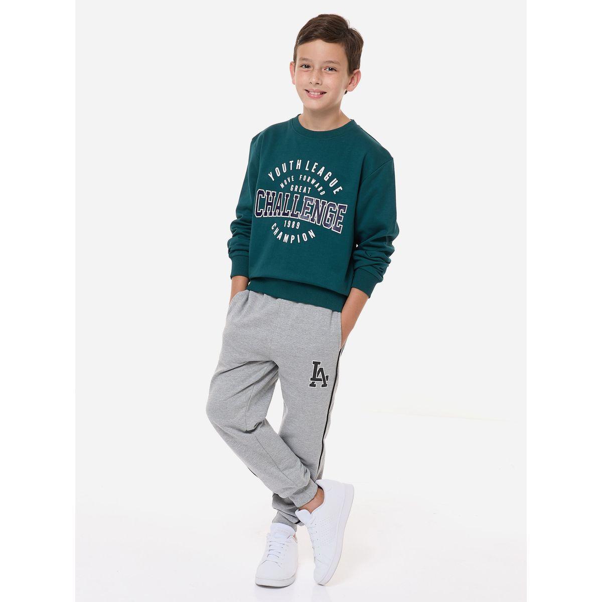 سويت شيرت بطبعة فارسيتي وياقة دائرية فيكتور آند جين × ستايلي-boys-clothing-winterwear-sweatshirts-image-4