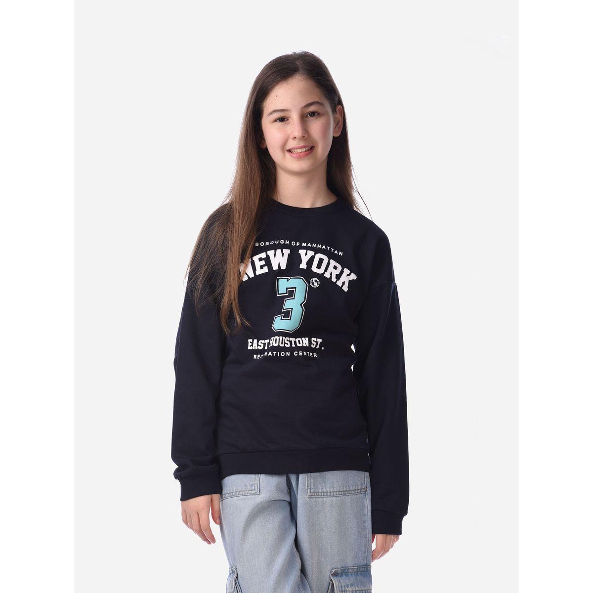سويت شيرت بقصة عادية وطبعة جرافيك فيكتور آند جين × ستايلي-girls-clothing-winterwear-sweatshirts-image-2