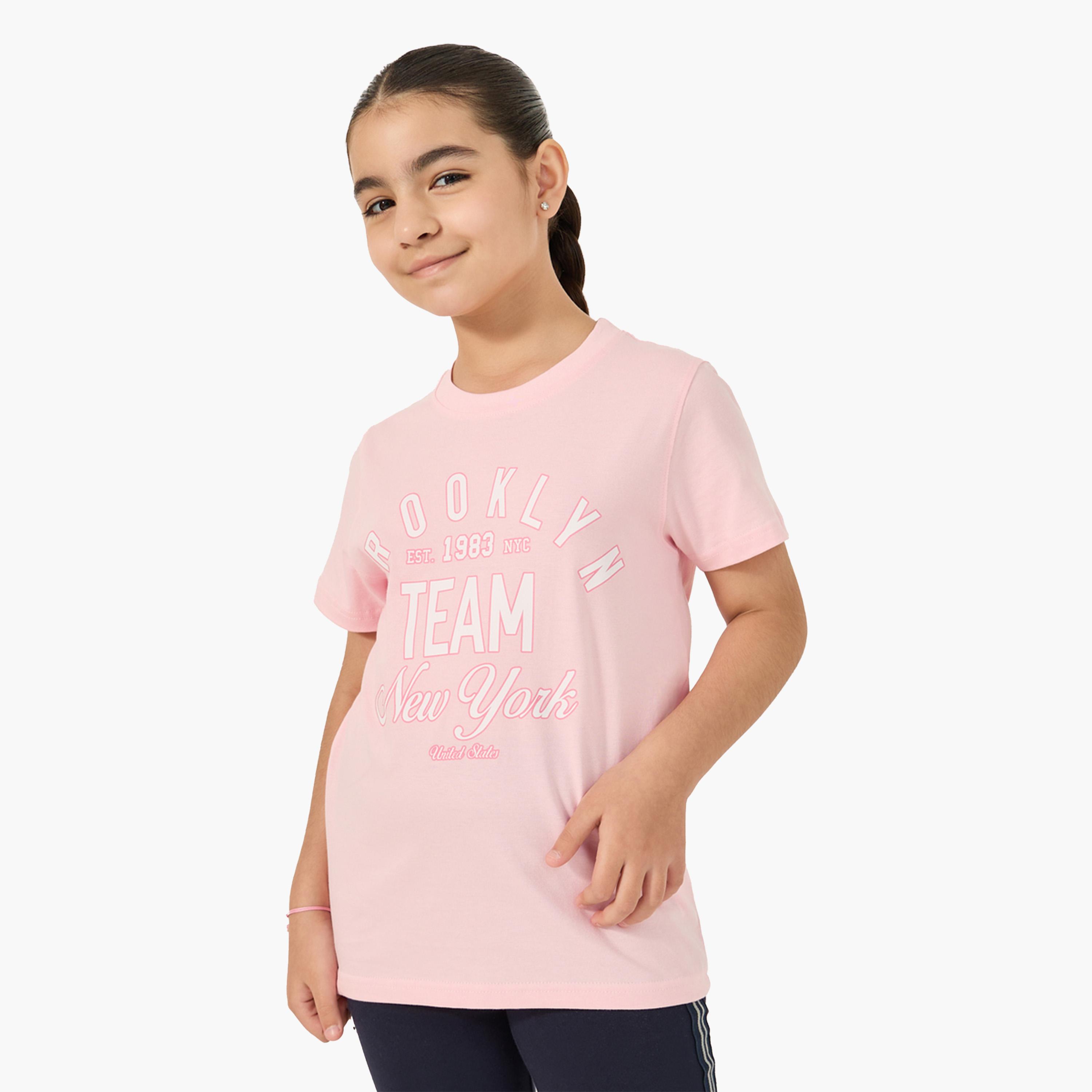 ستايلي-  تي شيرت بأكمام قصيرة وطبعة جرافيكية-girls-clothing-tshirts-image-1