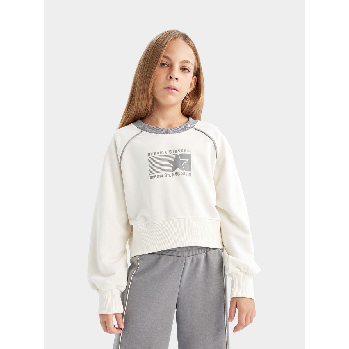 طقم من جوغر بأرجل واسعة وسويت شيرت بطبعة جرافيك ديفاكتو × ستايلي-girls-clothing-setsandcoords-image-5