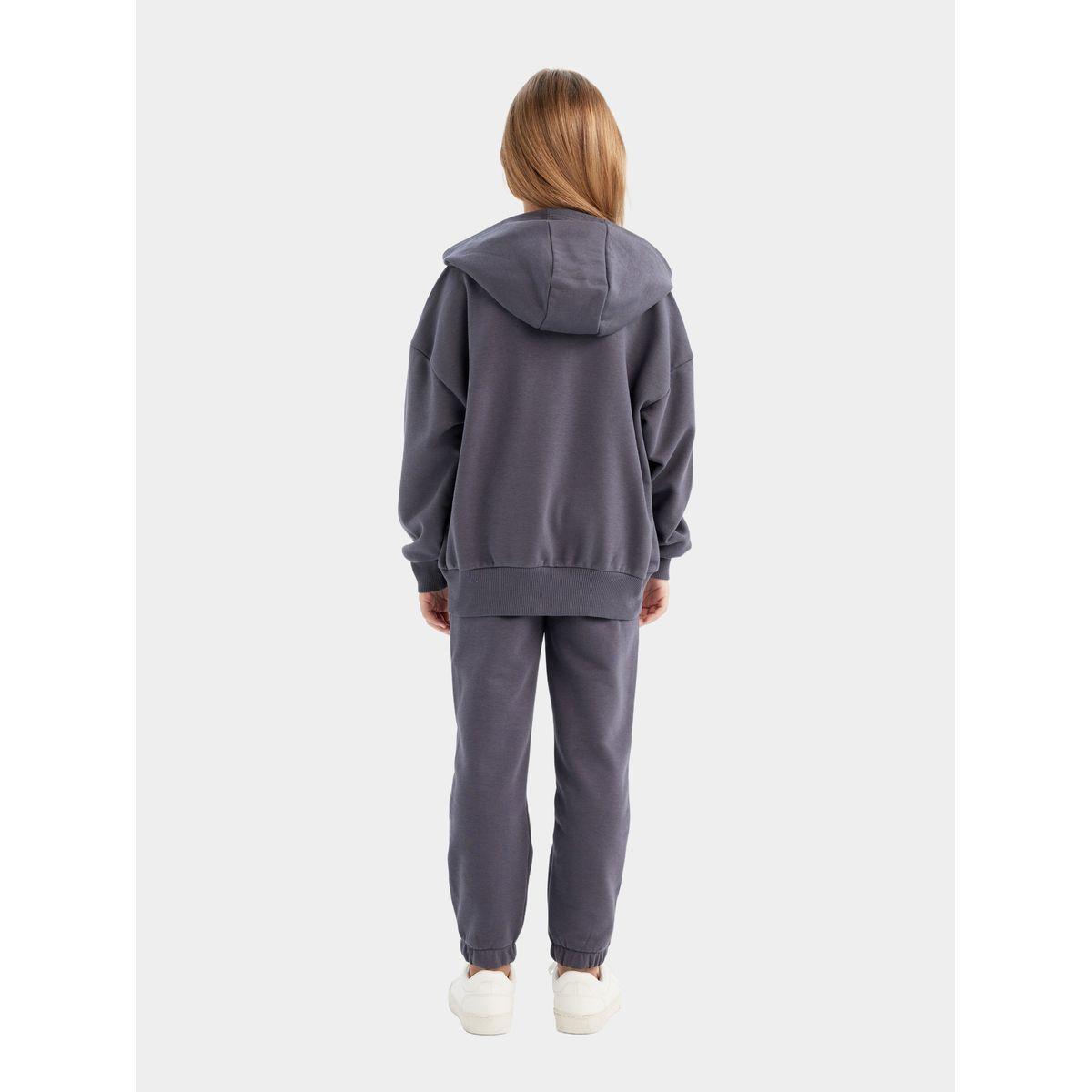 طقم من جوغر بقصة مريحة وسويت شيرت بطبعة جرافيك ديفاكتو × ستايلي-girls-clothing-setsandcoords-image-3
