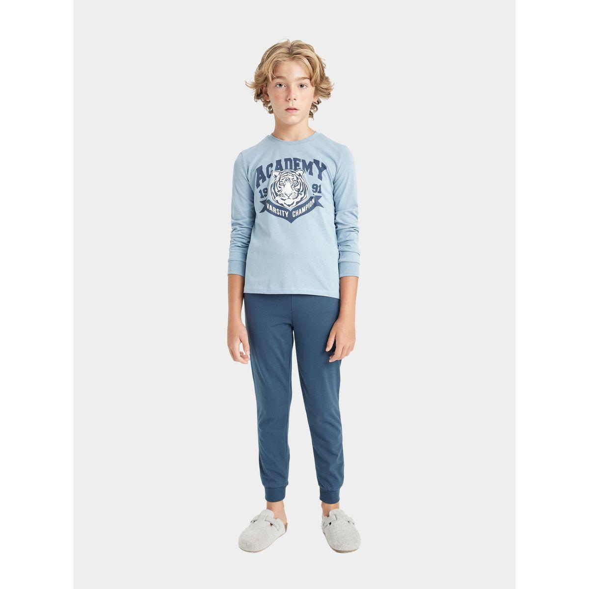 طقم من بنطال بيجاما وتيشيرت بطبعة جرافيك ديفاكتو × ستايلي-boys-clothing-nightwear-image-1
