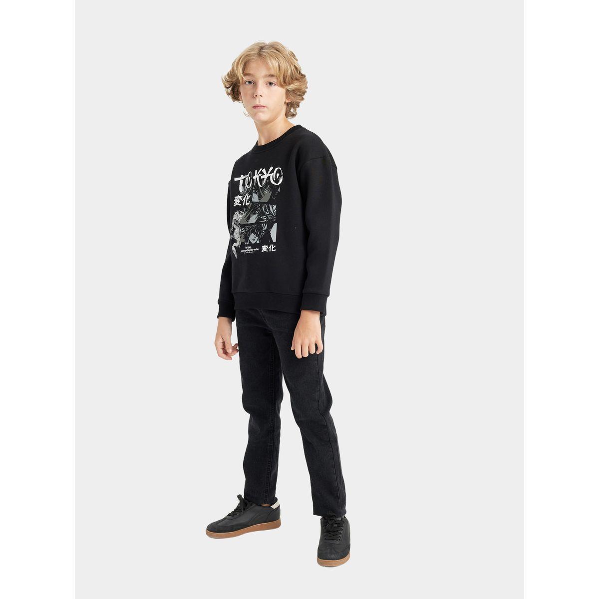 سويت شيرت فضفاض بطبعة جرافيك وياقة دائرية ديفاكتو × ستايلي-boys-clothing-sweatshirts-image-5