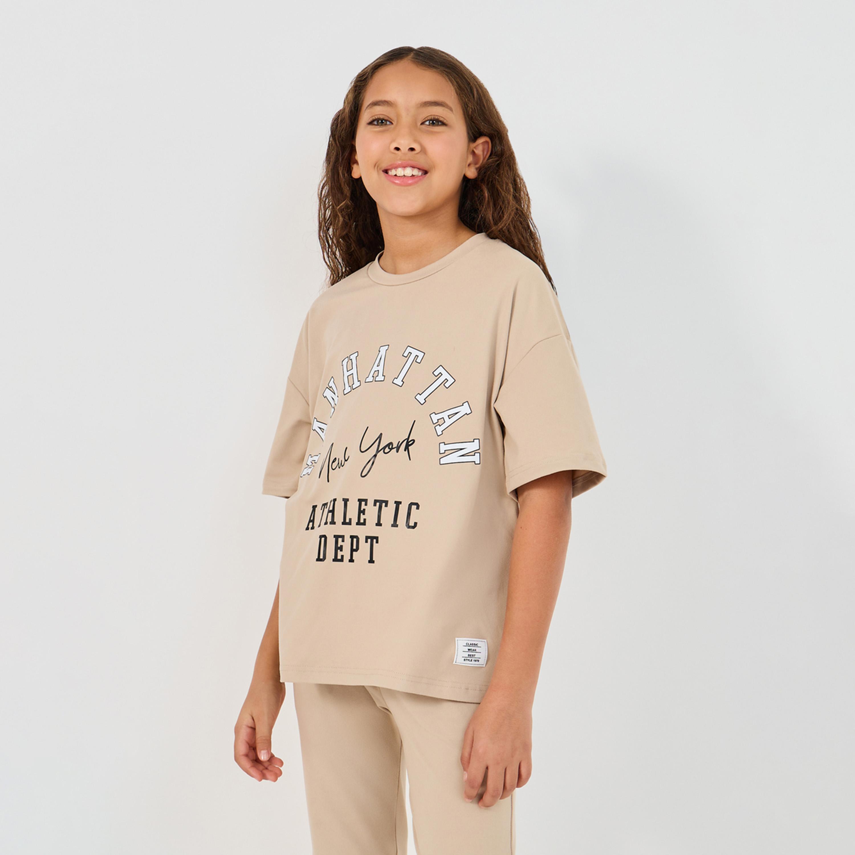ستايلي - طقم تي شيرت بطبعة جرافيكية ورقبة دائرية مع بنطال بخصر مرتفع-girls-clothing-setsandcoords-image-2