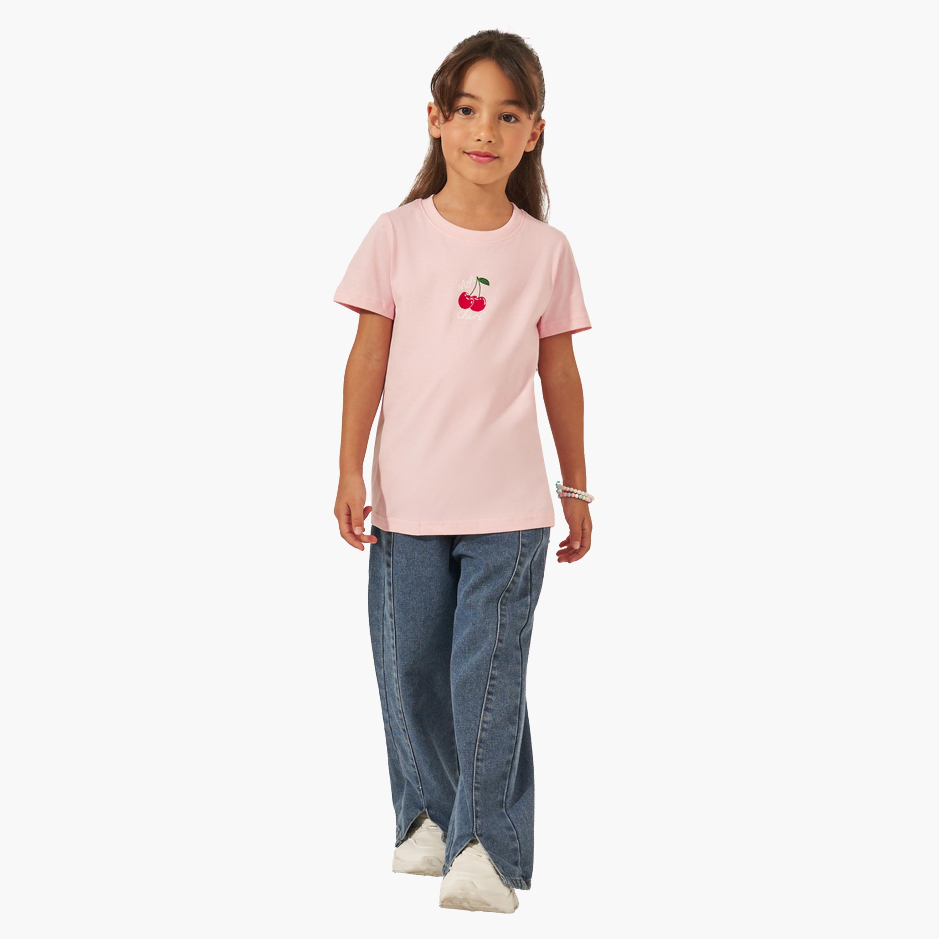 ستايلي- تي شيرت بطبعة جرافيكية ورقبة دائرية-girls-clothing-tshirts-image-2