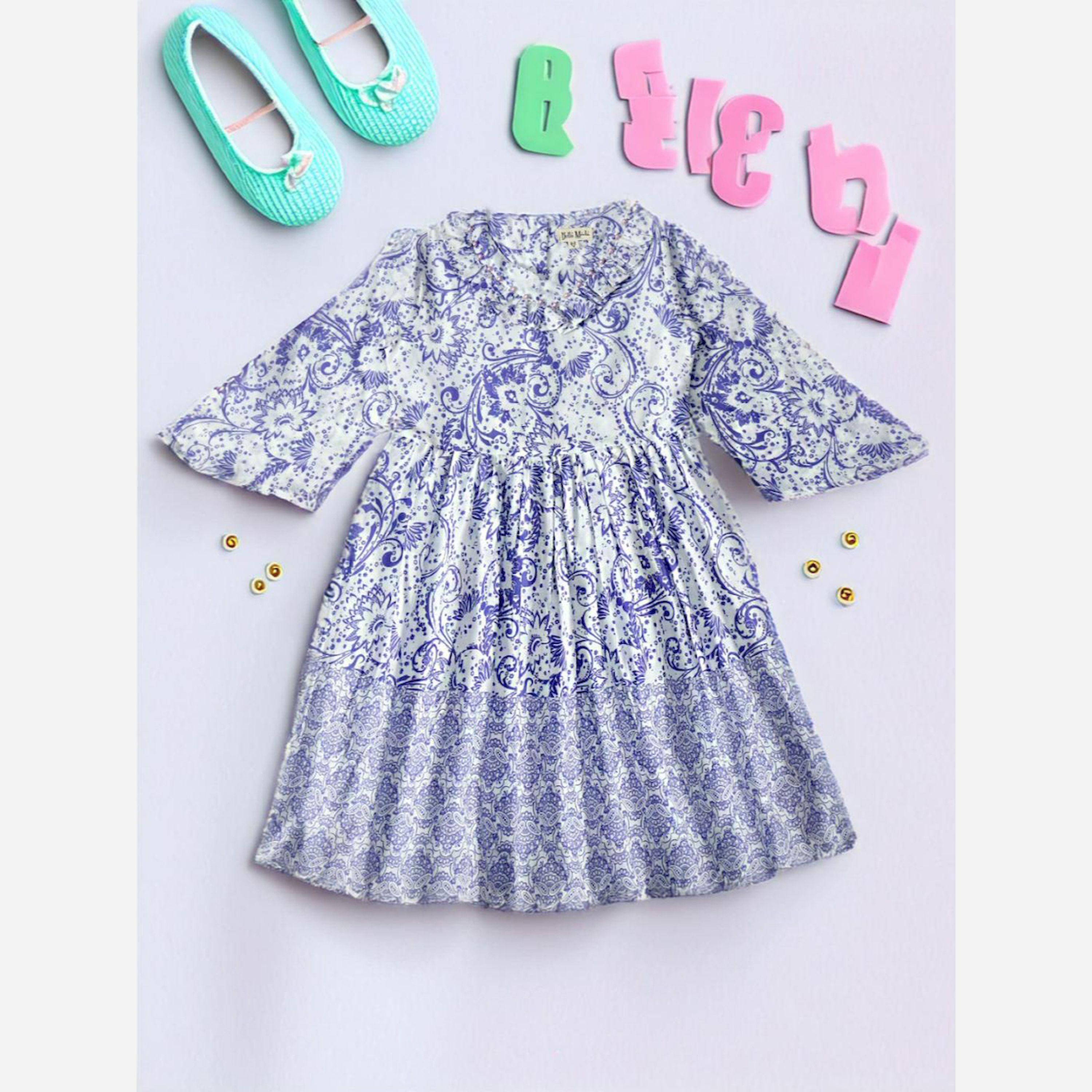 بيلا مودا × ستايلي - فستان بطبعة كاملة وفتحة رقبة على شكل حرف V وأكمام طويلة-girls-clothing-dressesandjumpsuits-image-2