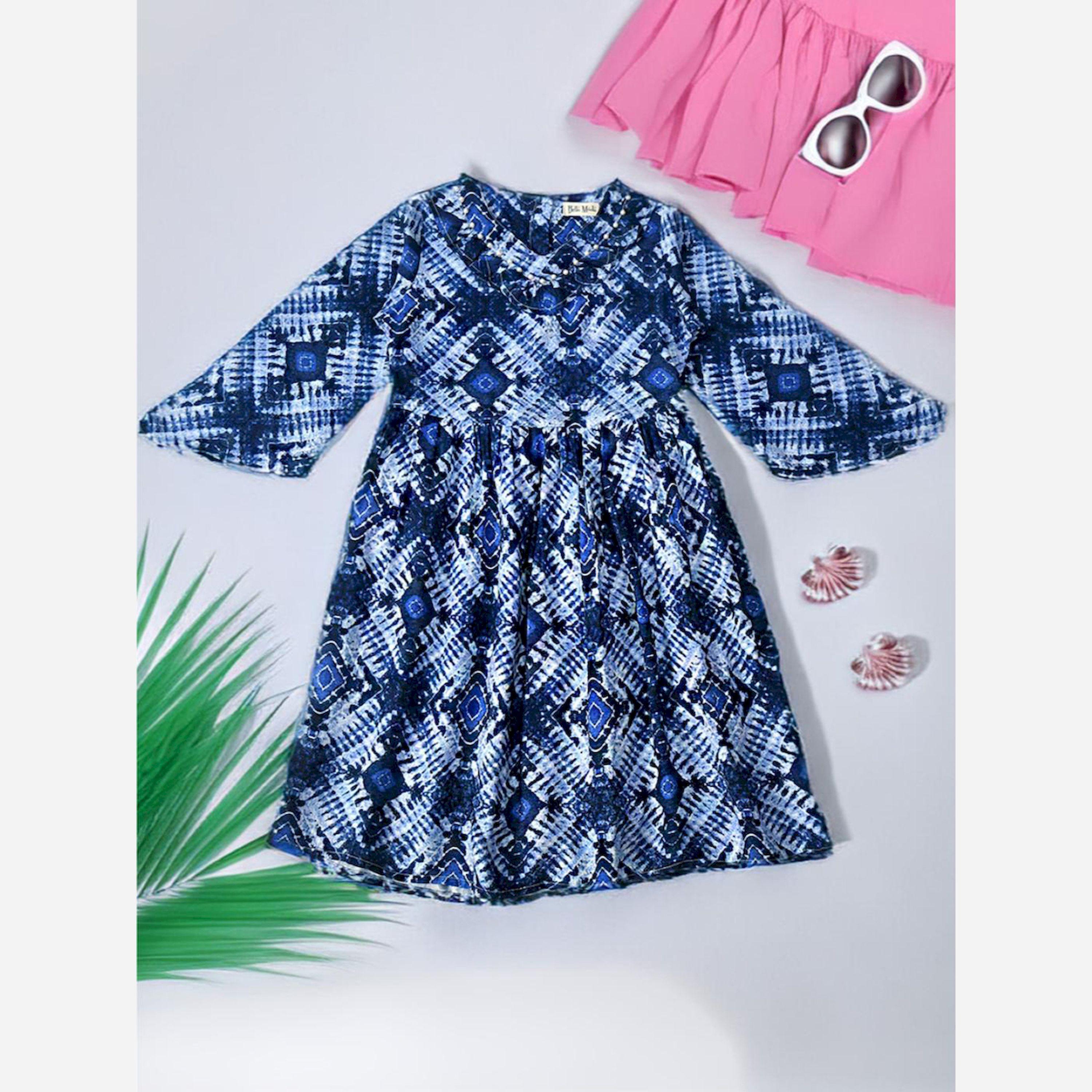 بيلا مودا × ستايلي - فستان بطبعة كاملة وفتحة رقبة على شكل حرف V وأكمام طويلة-girls-clothing-dressesandjumpsuits-image-2