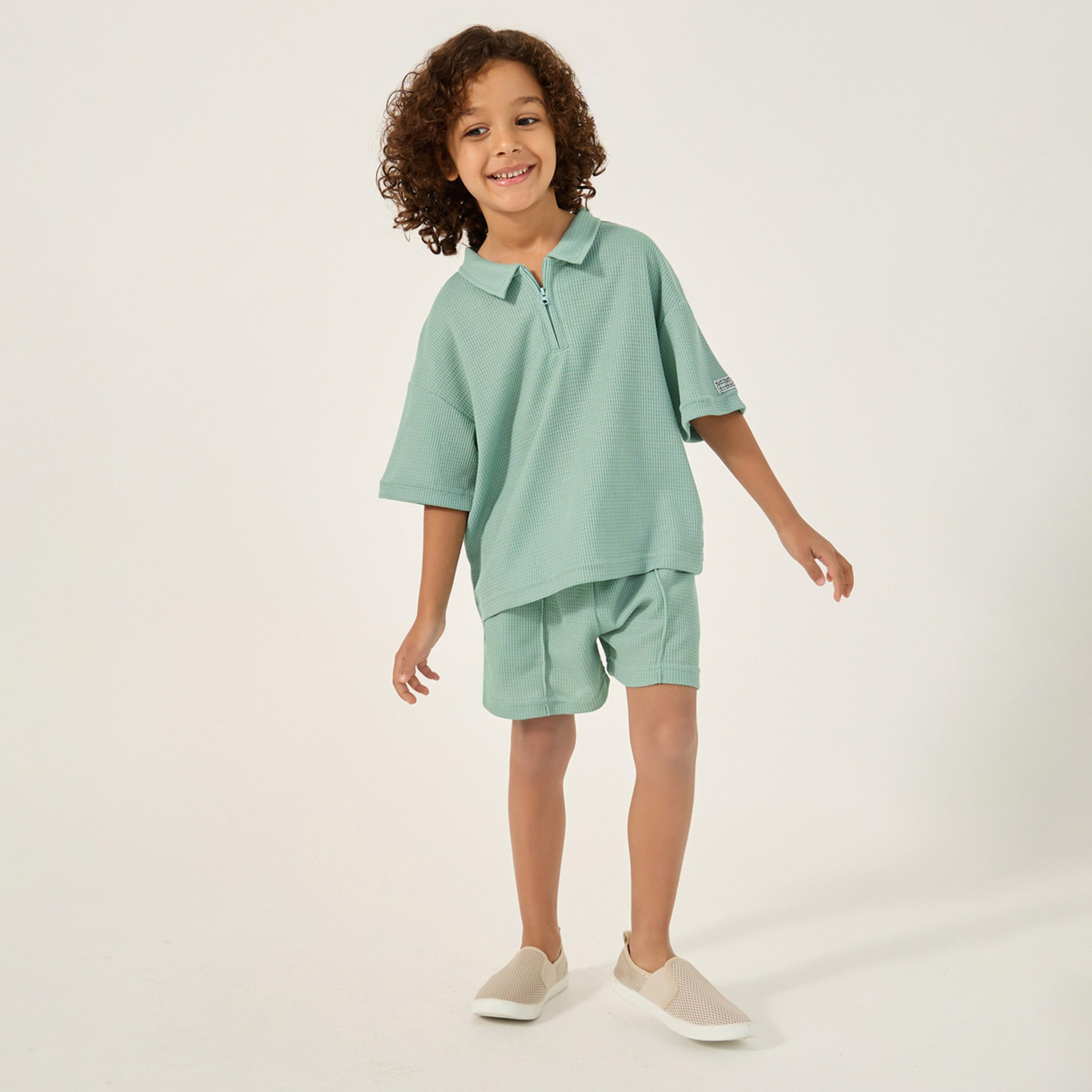 ستايلي - طقم تي شيرت بولو وشورت محبوك للأولاد الصغار-boys-clothing-setsandcoords-image-2