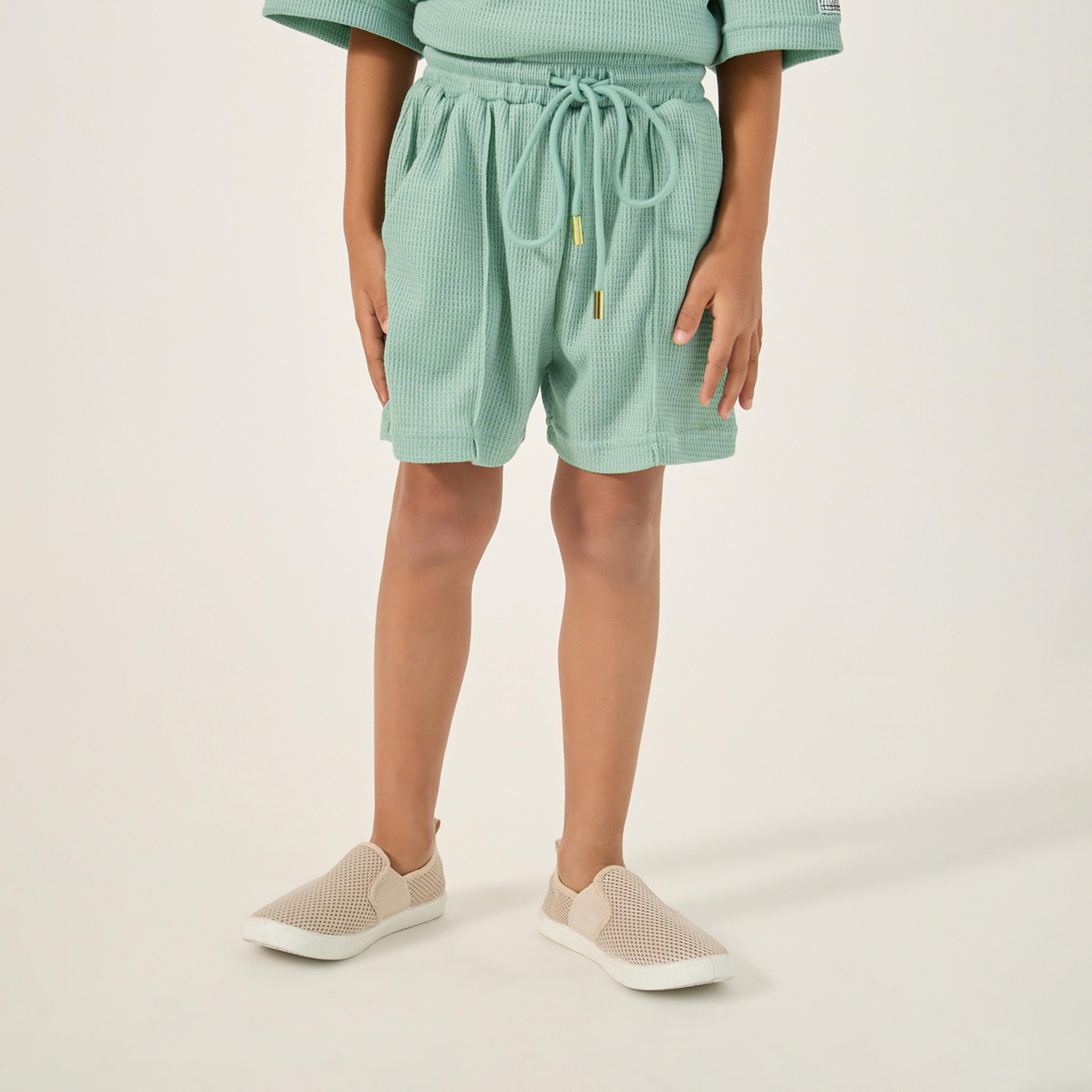 ستايلي - طقم تي شيرت بولو وشورت محبوك للأولاد الصغار-boys-clothing-setsandcoords-image-4