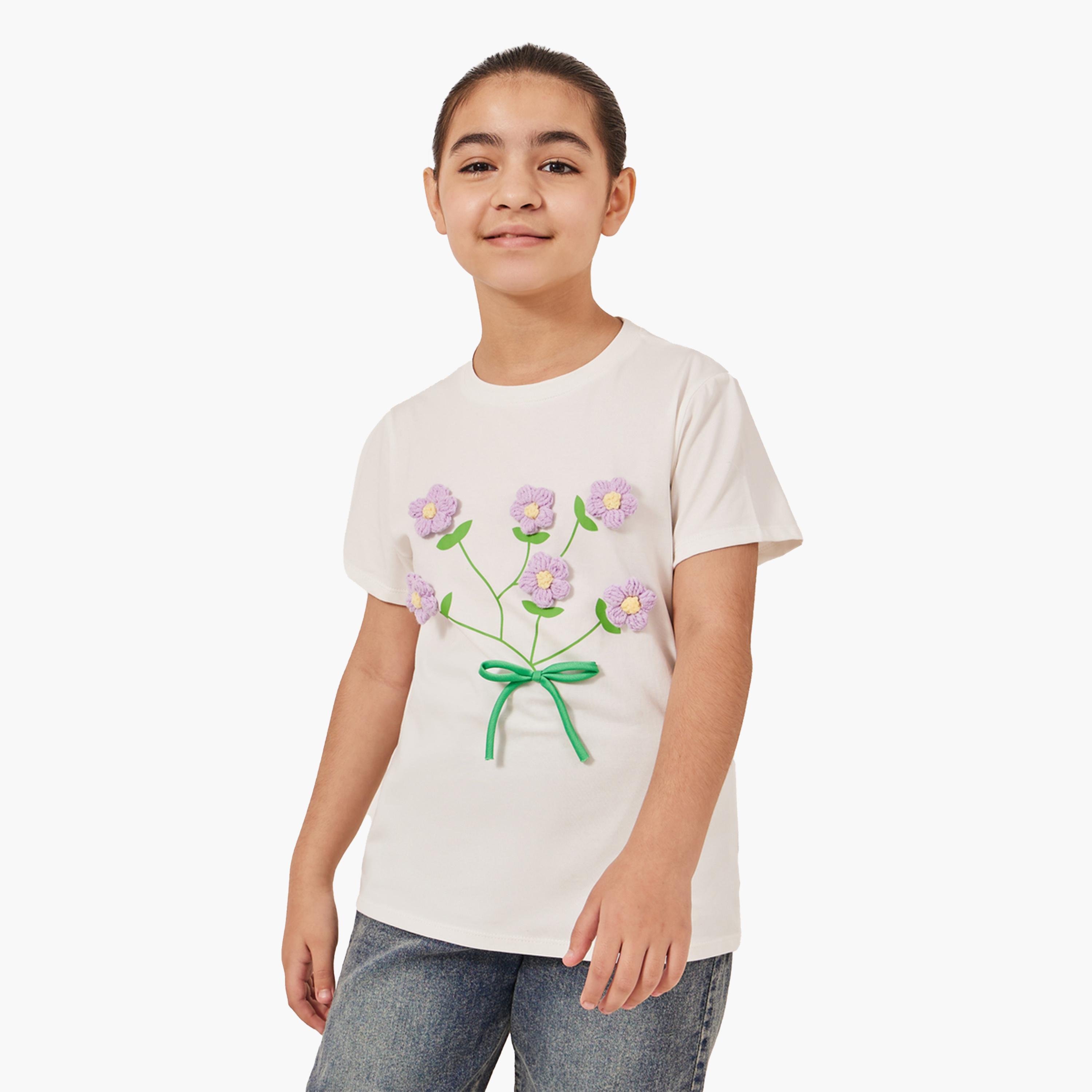 ستايلي-  تي شيرت بأكمام قصيرة مزين بالزهور-girls-clothing-tshirts-image-1