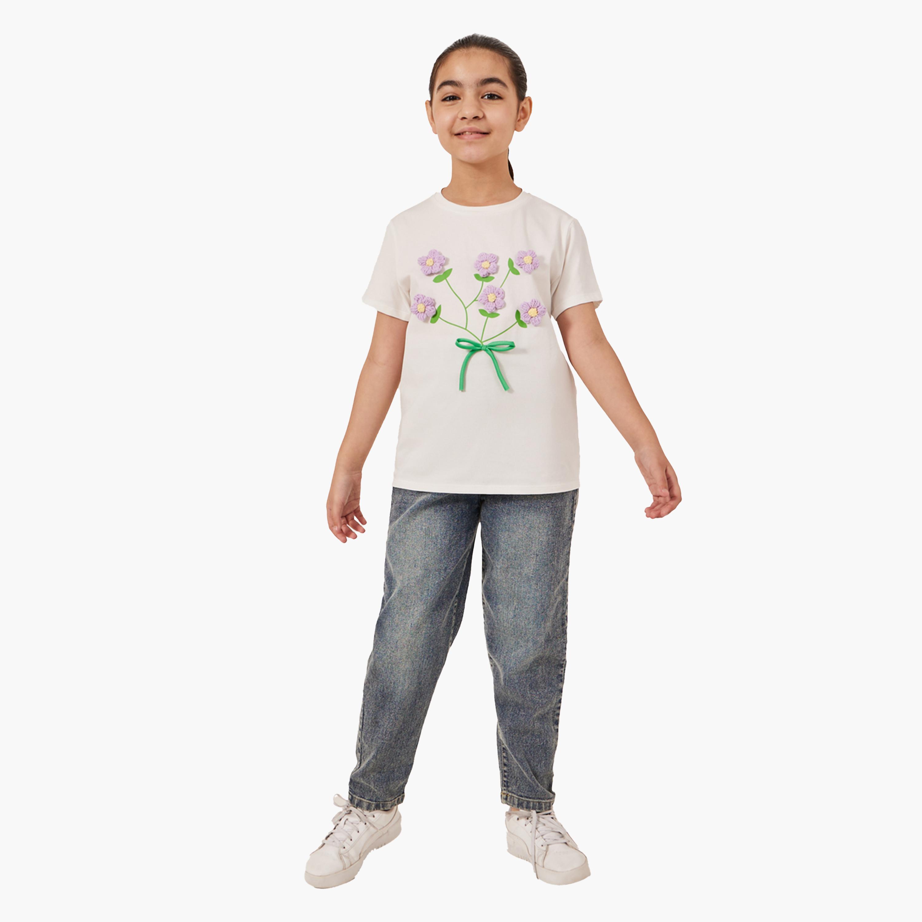 ستايلي-  تي شيرت بأكمام قصيرة مزين بالزهور-girls-clothing-tshirts-image-2