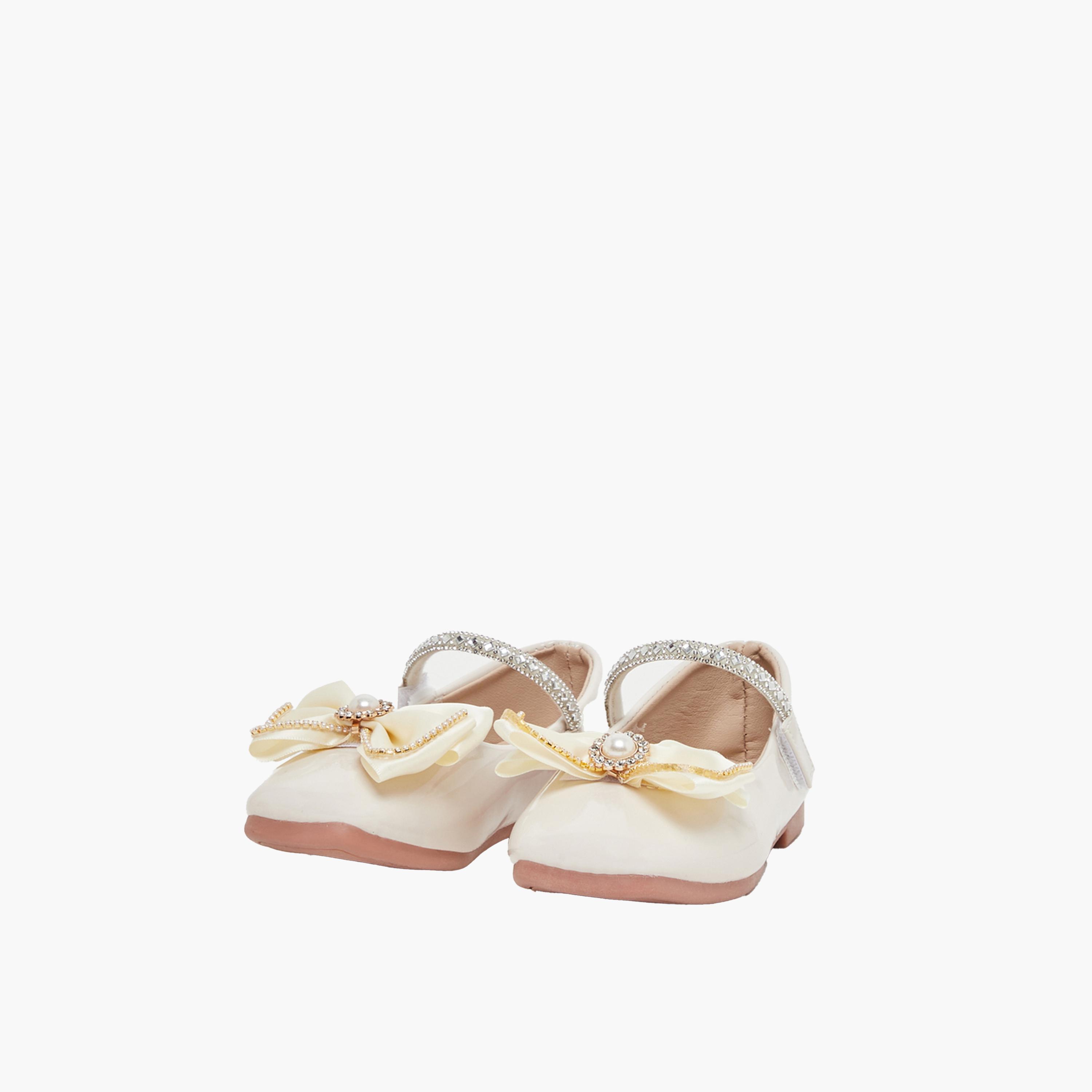 ستايلي-  حذاء باليرينا مزين بأصابع مستديرة وتفاصيل فيونكة-girls-shoes-ballerinas-image-1