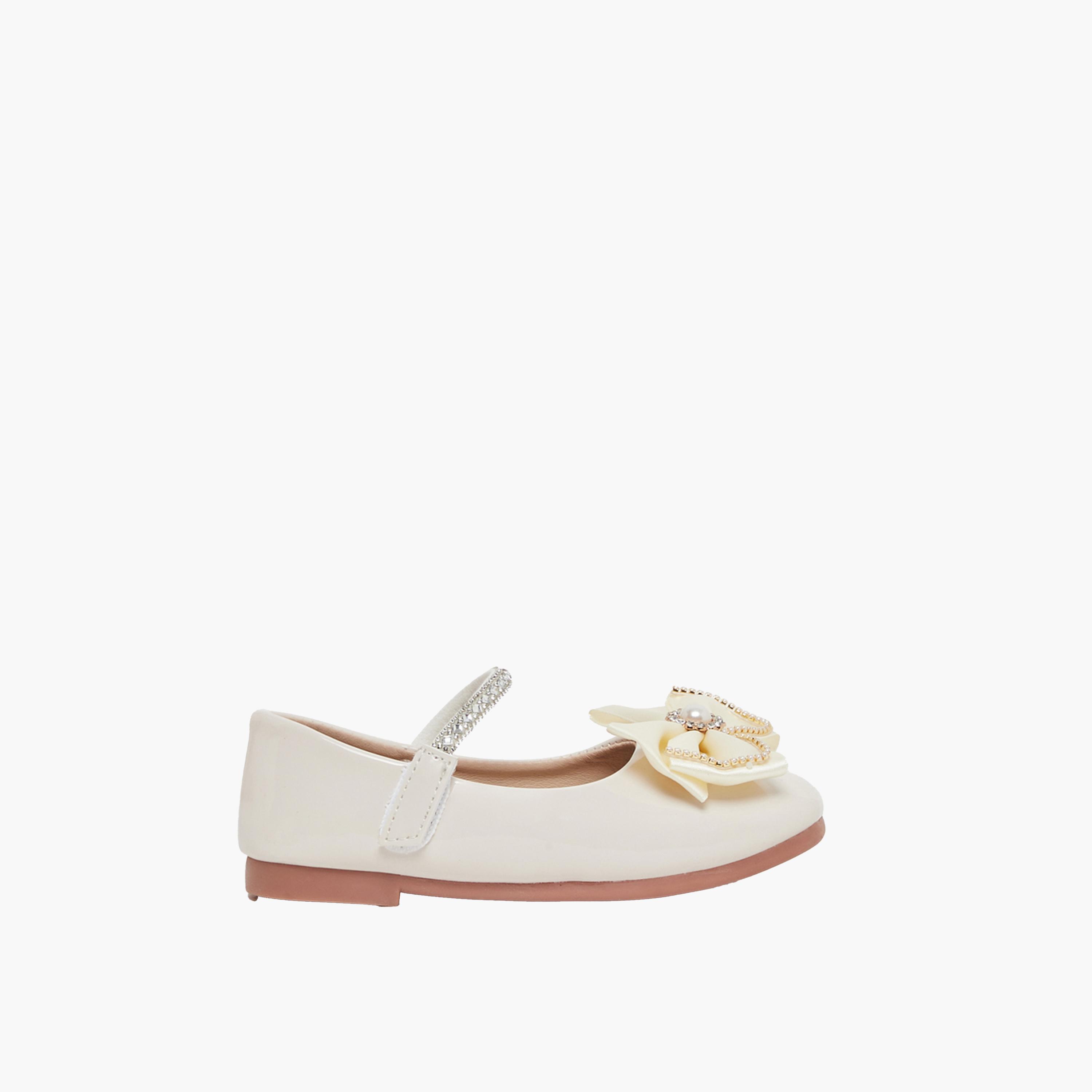 ستايلي-  حذاء باليرينا مزين بأصابع مستديرة وتفاصيل فيونكة-girls-shoes-ballerinas-image-2