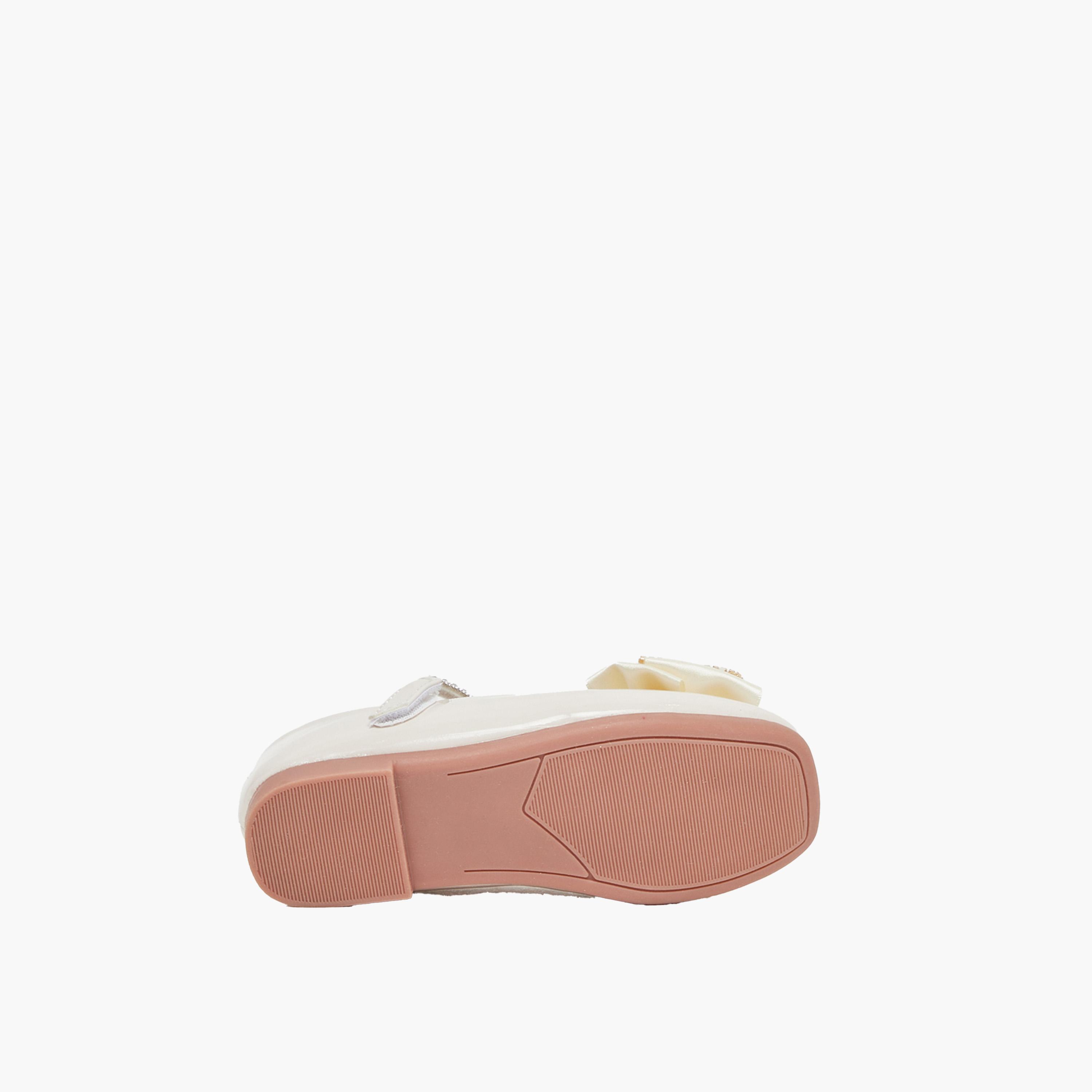 ستايلي-  حذاء باليرينا مزين بأصابع مستديرة وتفاصيل فيونكة-girls-shoes-ballerinas-image-6