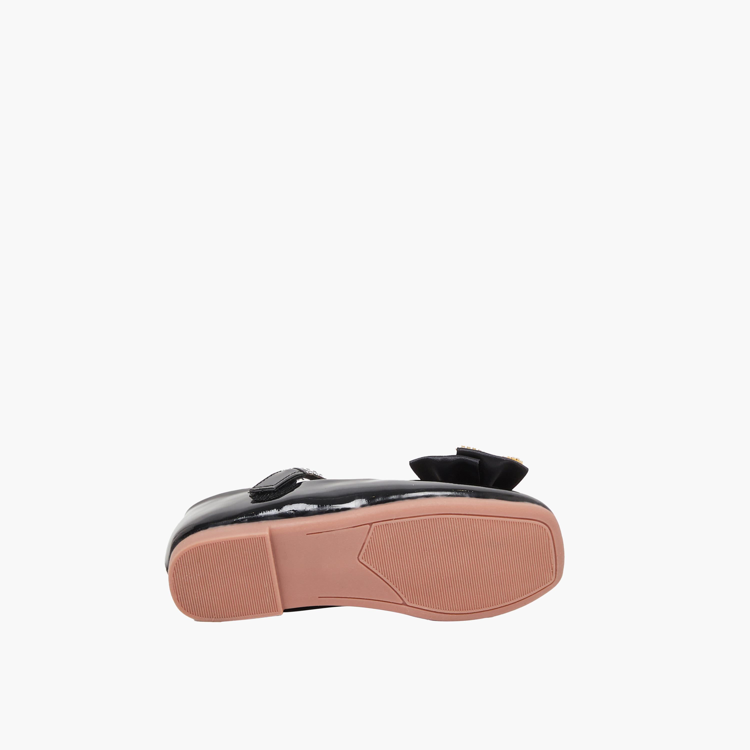 ستايلي-  حذاء باليرينا مزين بأصابع مستديرة وتفاصيل فيونكة-girls-shoes-ballerinas-image-6