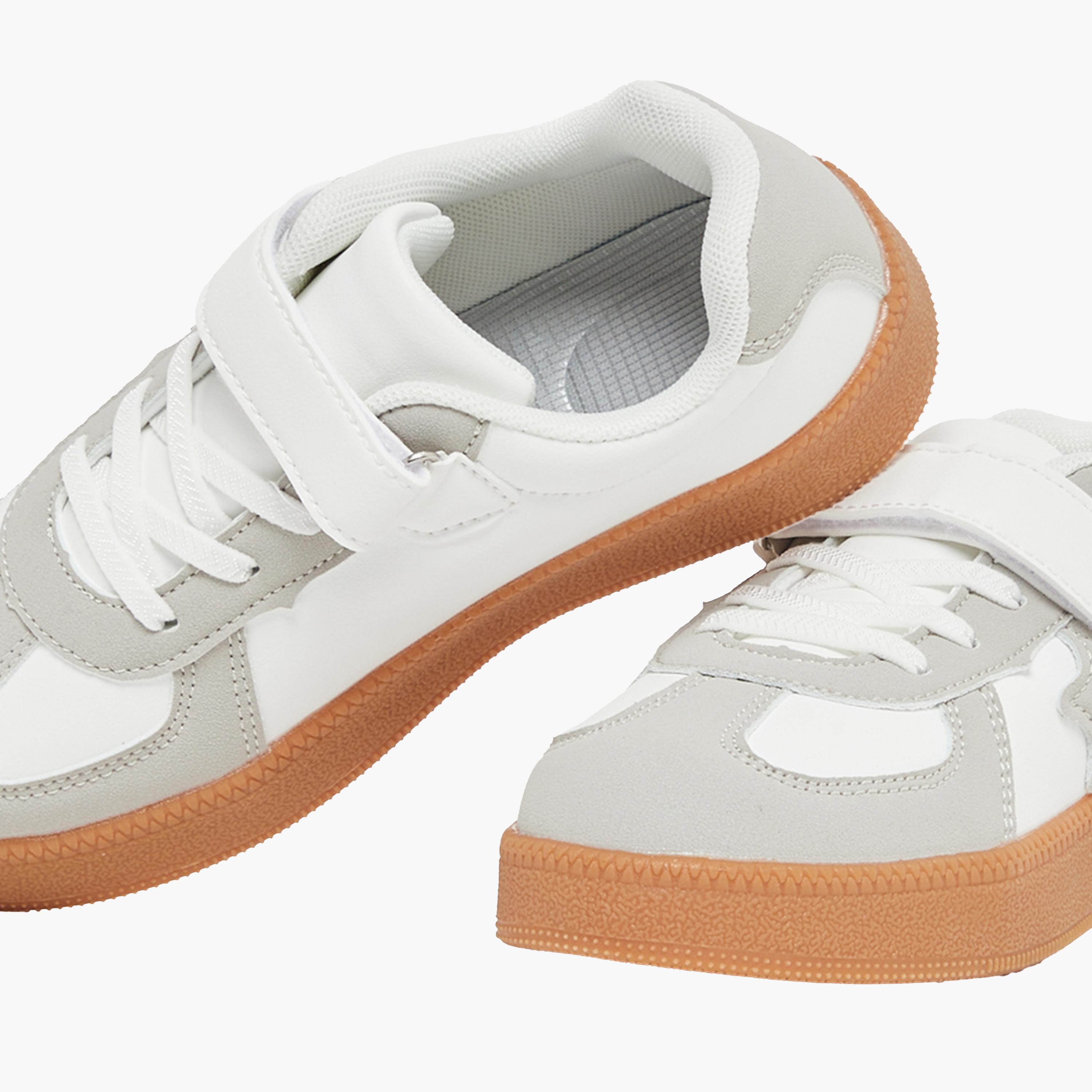 ستايلي - حذاء بألوان متباينة ورقع نجوم-boys-shoes-sneakers-image-3