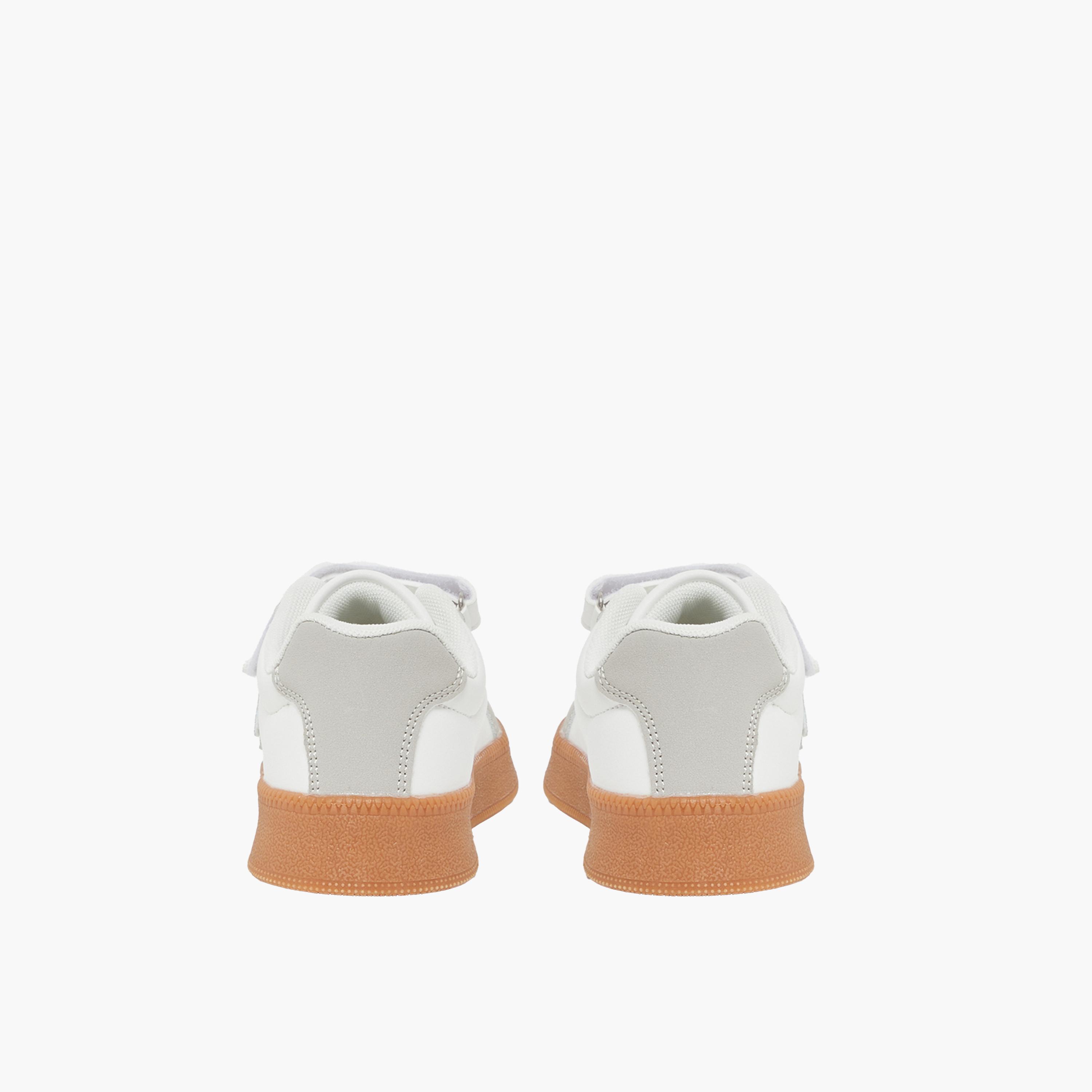 ستايلي - حذاء بألوان متباينة ورقع نجوم-boys-shoes-sneakers-image-4