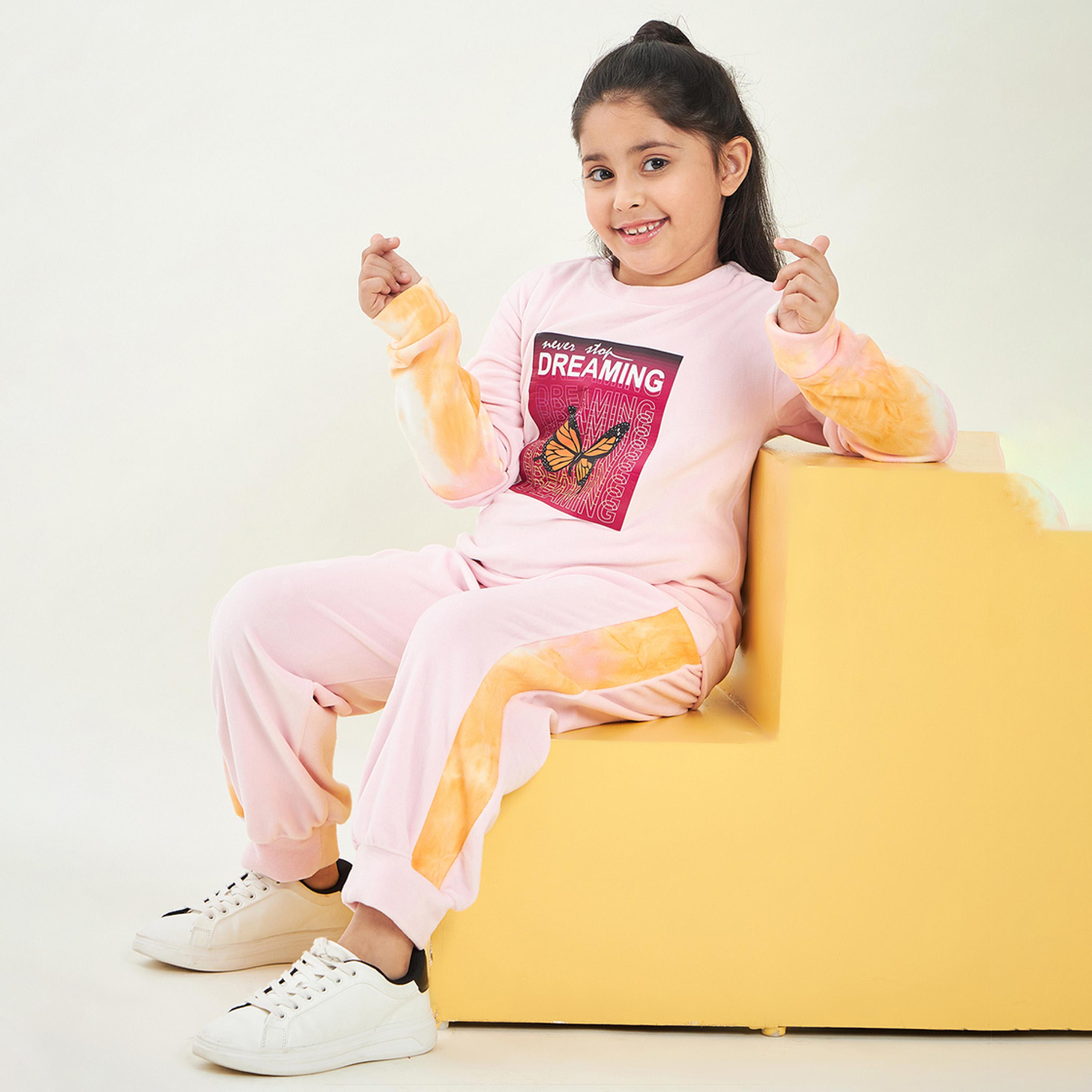 ستايلو باغ × ستايلي - سويت شيرت بناتي مطبوع مع بنطال رياضي - وردي-girls-clothing-setsandcoords-image-2